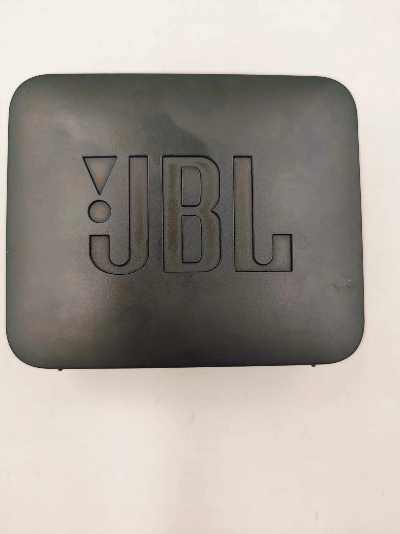 glosnik-jbl-go-essential-stan-11323-2