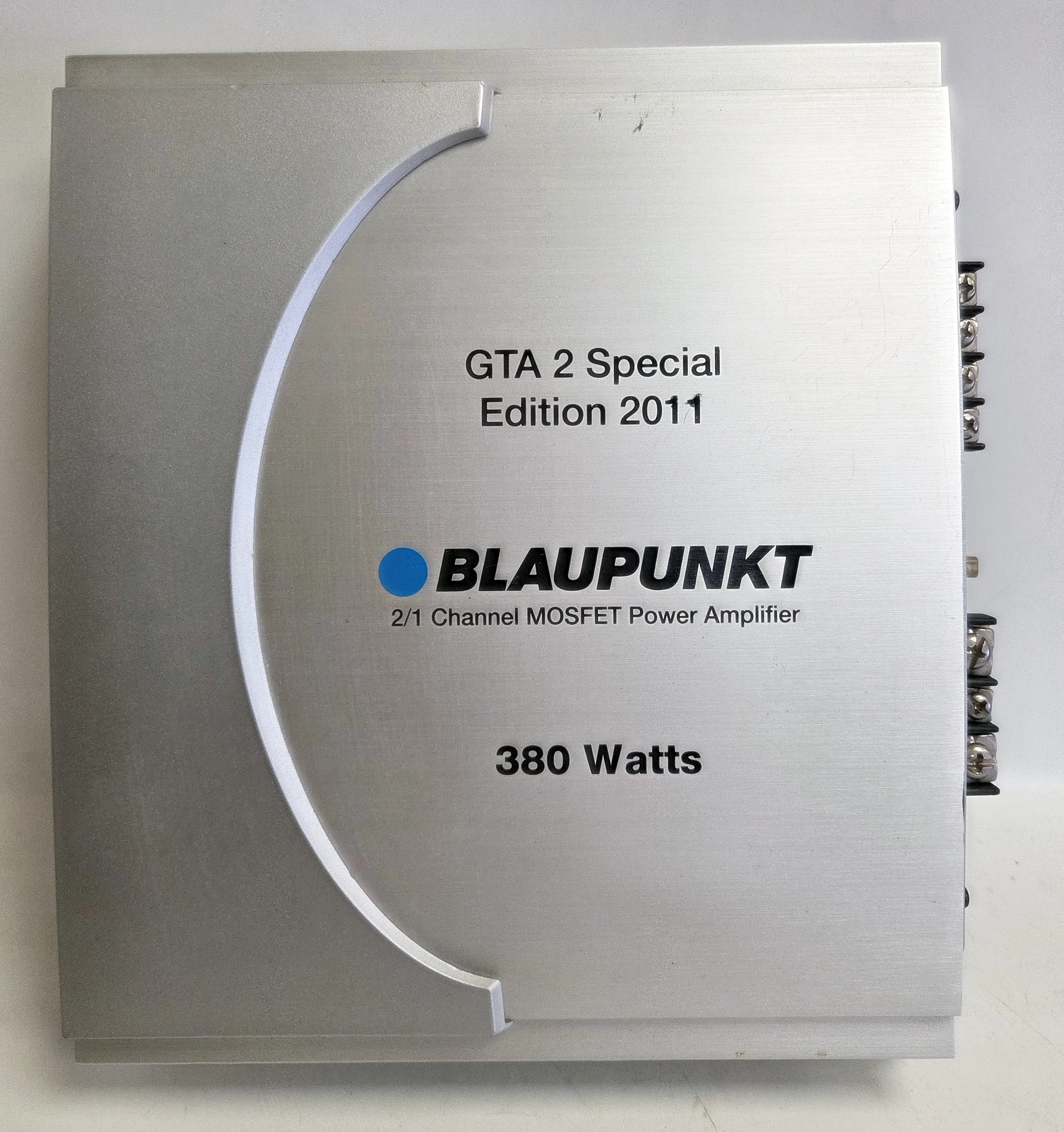 blaupunkt-wzmacniacz-gta-2-special-edition-2011-hallera-10-piastow