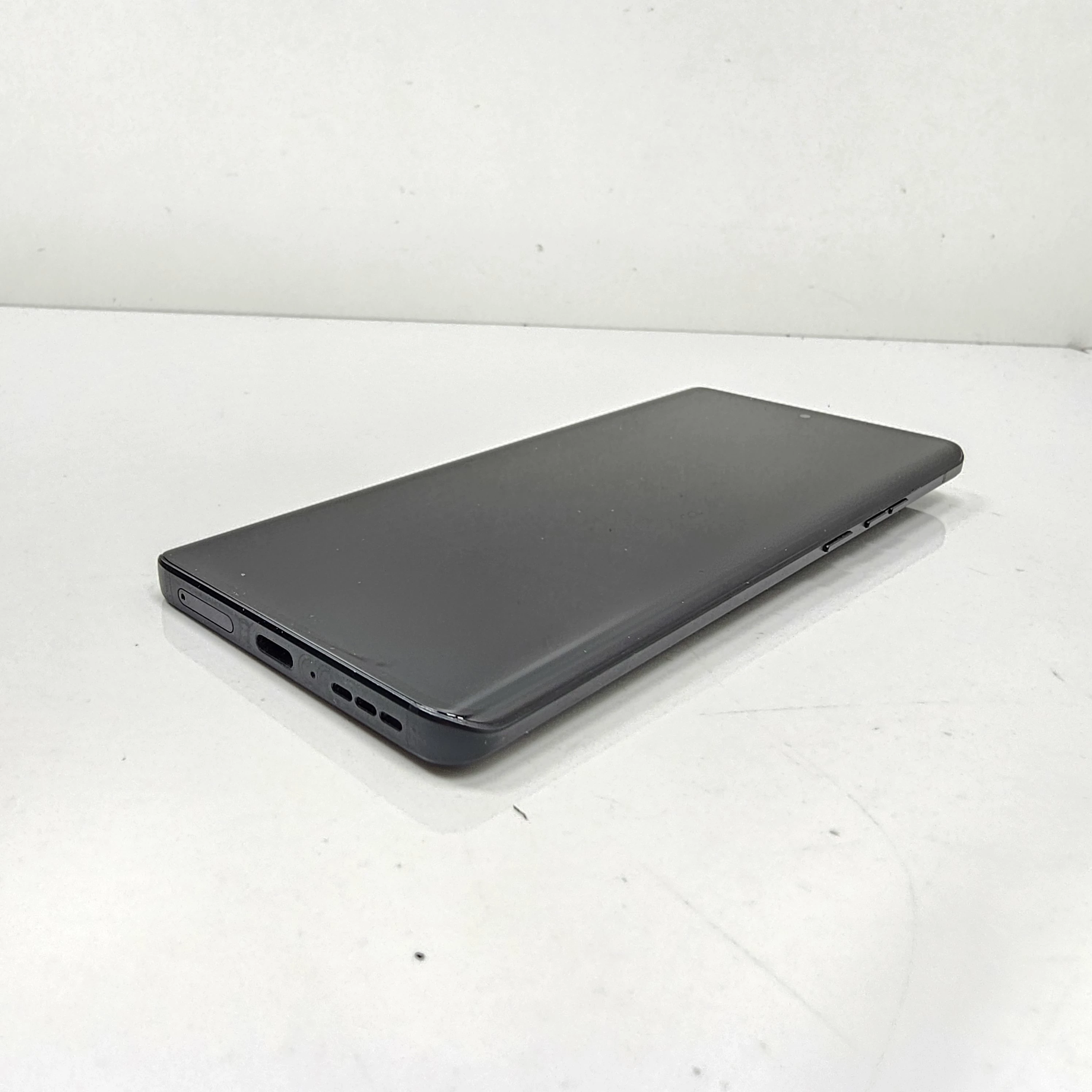 telefon-motorola-edge-40-8256gb-typ-202685-212929