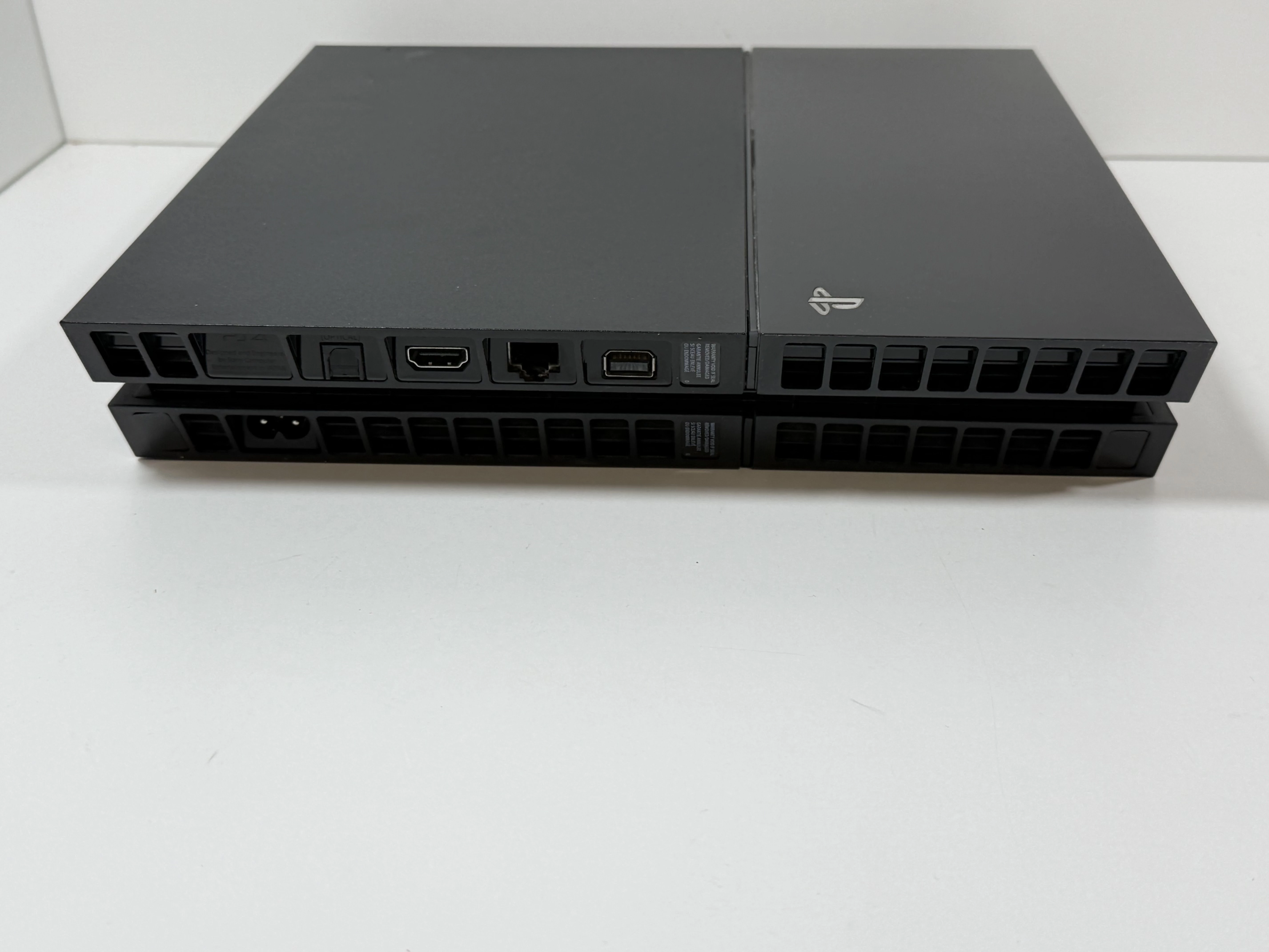 konsola-ps4-500gb-2-pady-okabl-kod-producenta-cuh-1004a