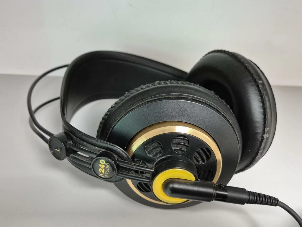 sluchawki-studyjne-akg-k240-ean-gtin-9002761026733