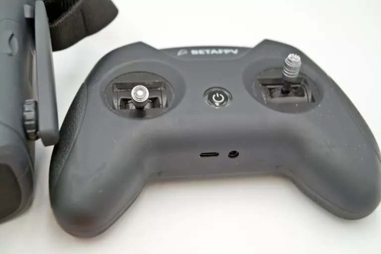 duzy-zestaw-akcesoriow-do-drona-marka-248811-958954