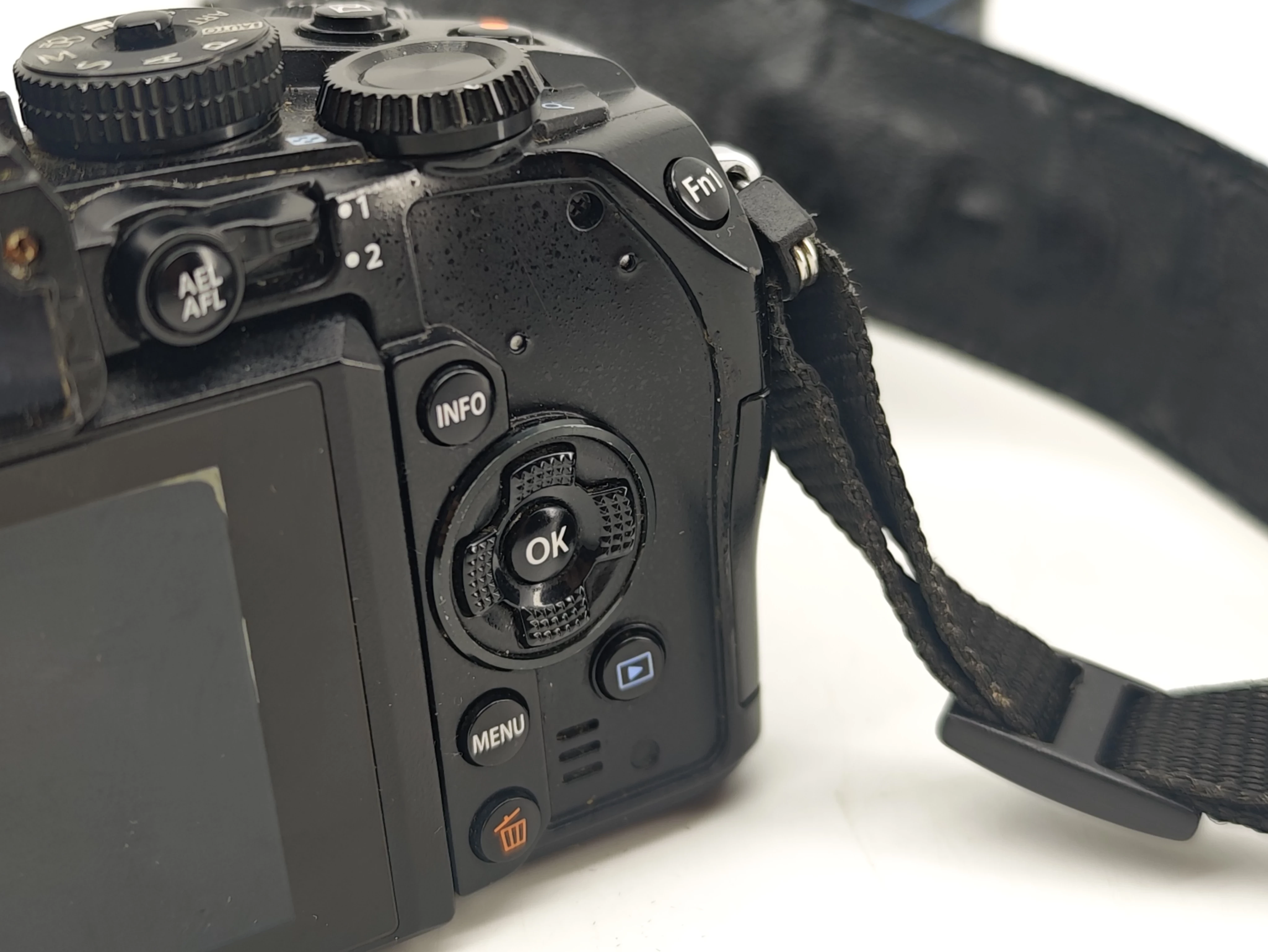 aparat-olympus-om-d-e-m1-zuiko-14-150mm-4-56-ii-w-zestawie-814-1