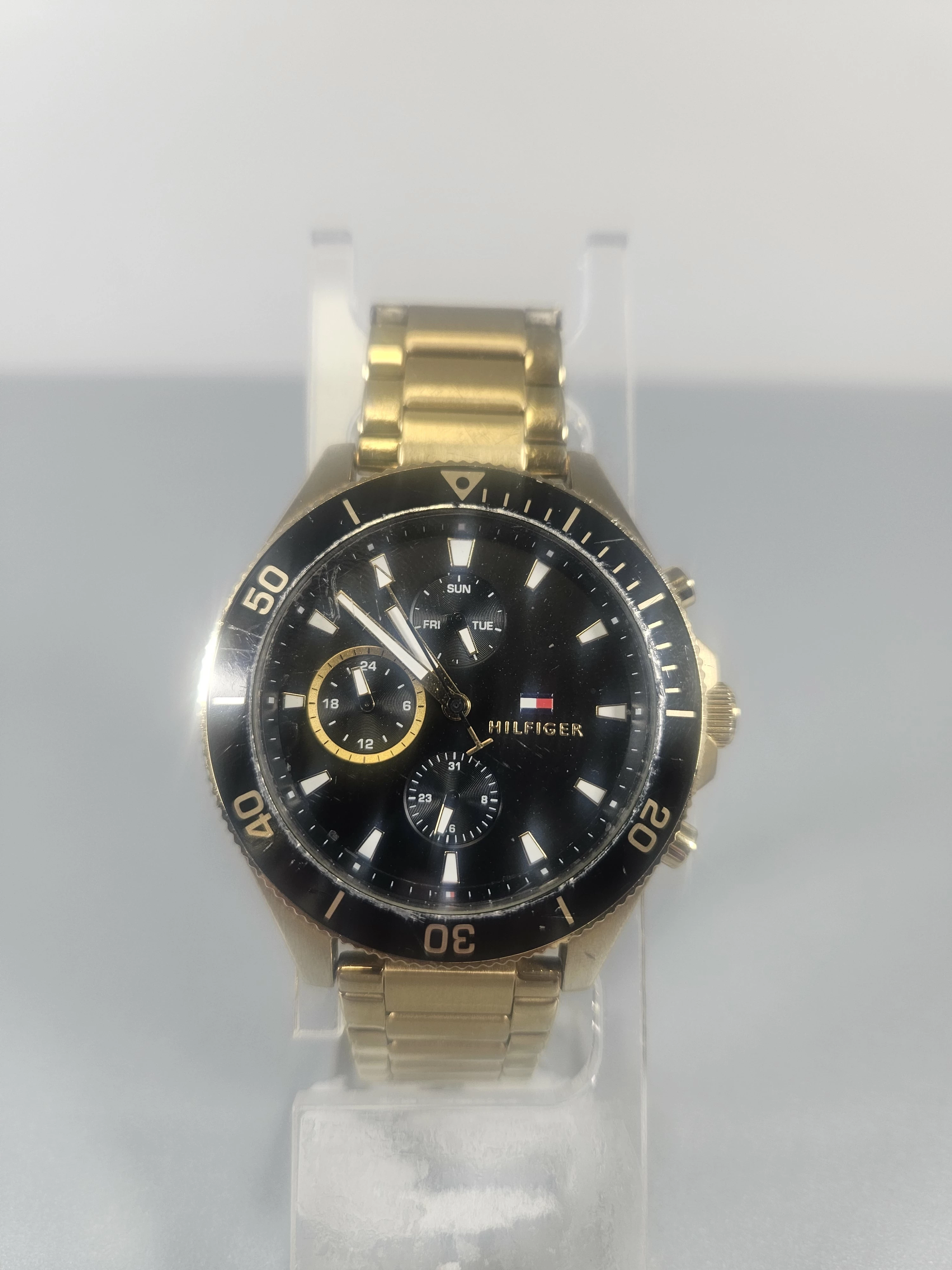 zegarek-tommy-hilfiger-4401963170-zlota-bransoleta-material-paska-129219-8