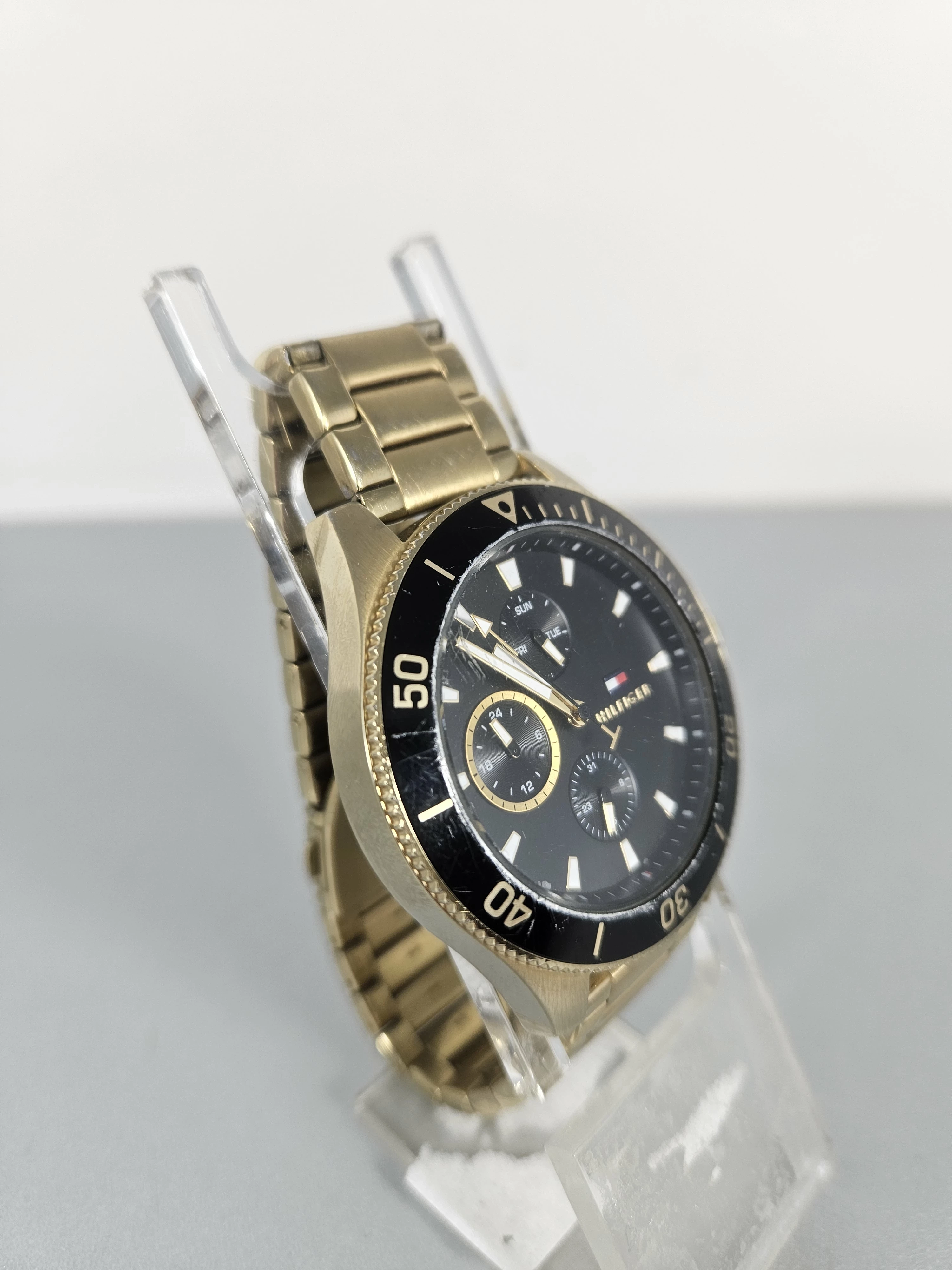 zegarek-tommy-hilfiger-4401963170-zlota-bransoleta-mechanizm-18738-4