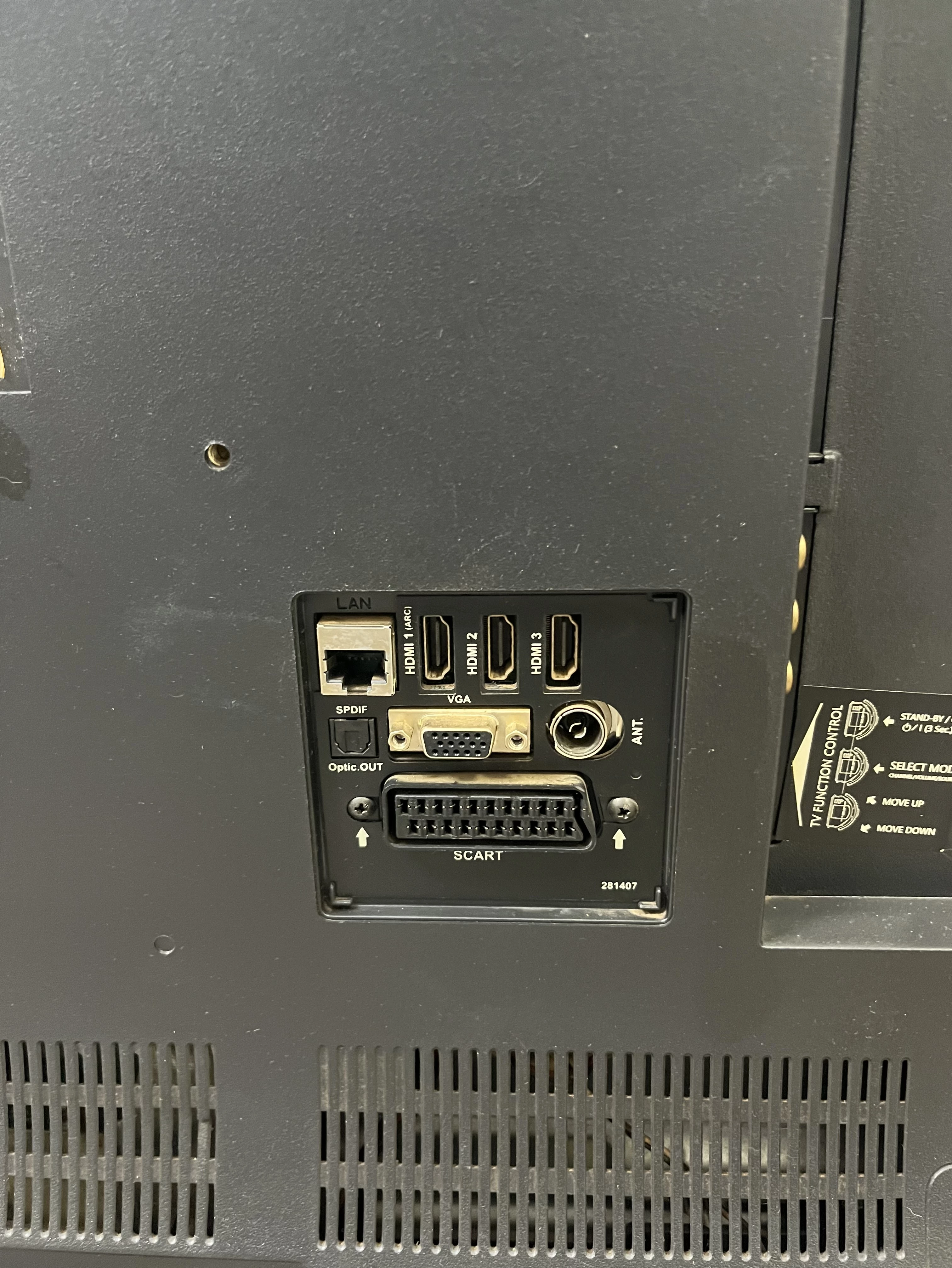 telewizor-hitachi-32hb1t65-przekatna-ekranu-cale-3200