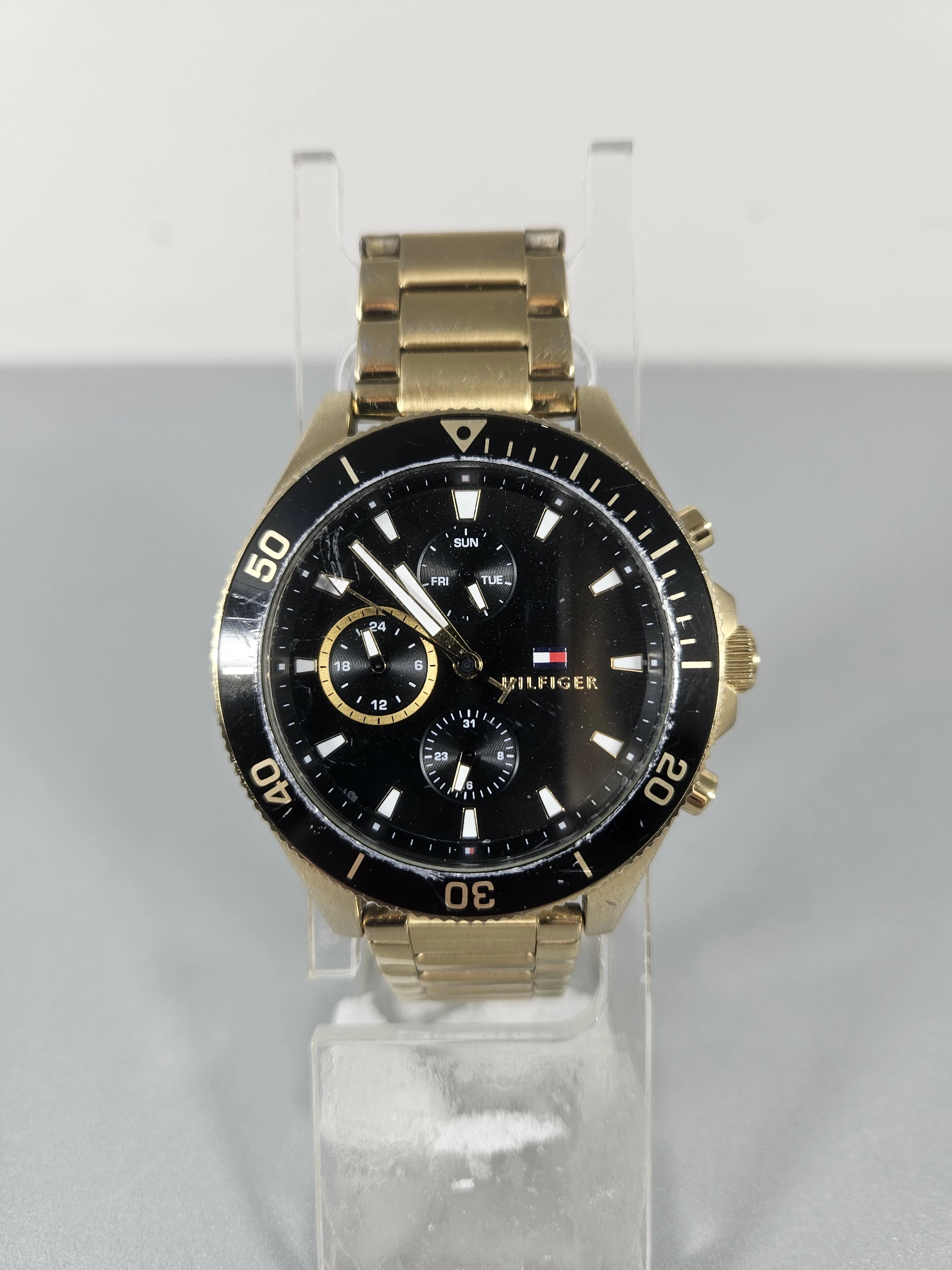 zegarek-tommy-hilfiger-4401963170-zlota-bransoleta-rodzaj-129220-1