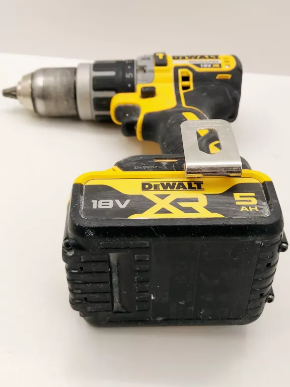wkretarka-dewalt-dcd796-akumulator-dcb184-5ah-ladowarka-dcb115-pojemnosc-akumulatora-000