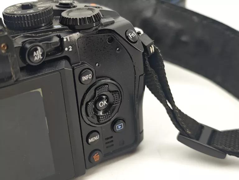 aparat-olympus-om-d-e-m1-zuiko-14-150mm-4-56-ii-w-zestawie-814-1