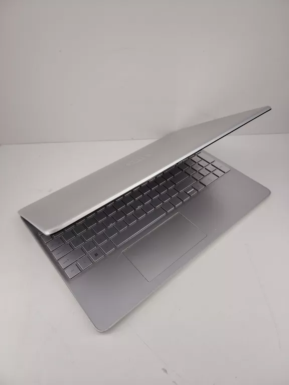 laptop-hp-15s-fq2xx-i3-1115g4-8gb-ram-256gb-ssd-win-10-przekatna-ekranu-1560