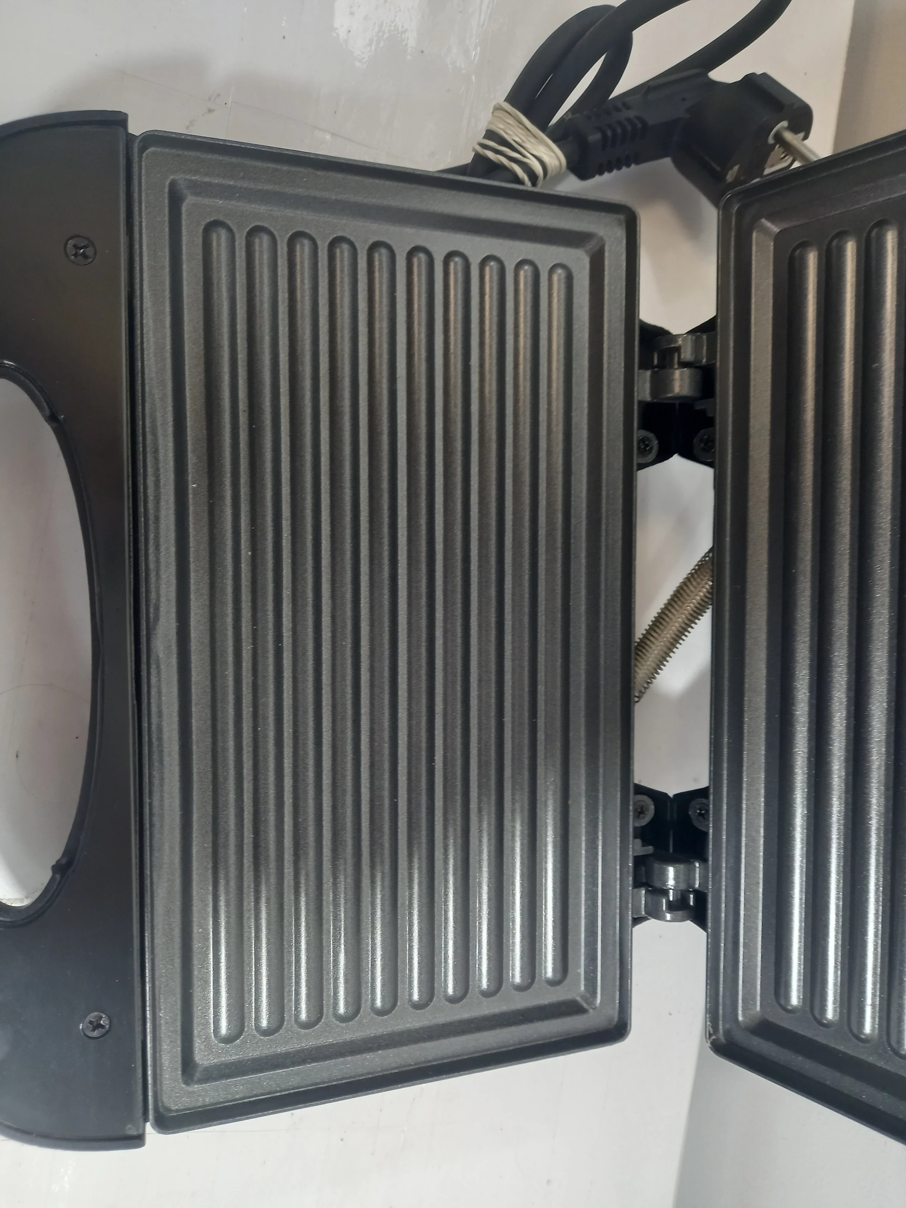 grill-elektryczny-ricco-st-19-kolor-dominujacy-129357-3