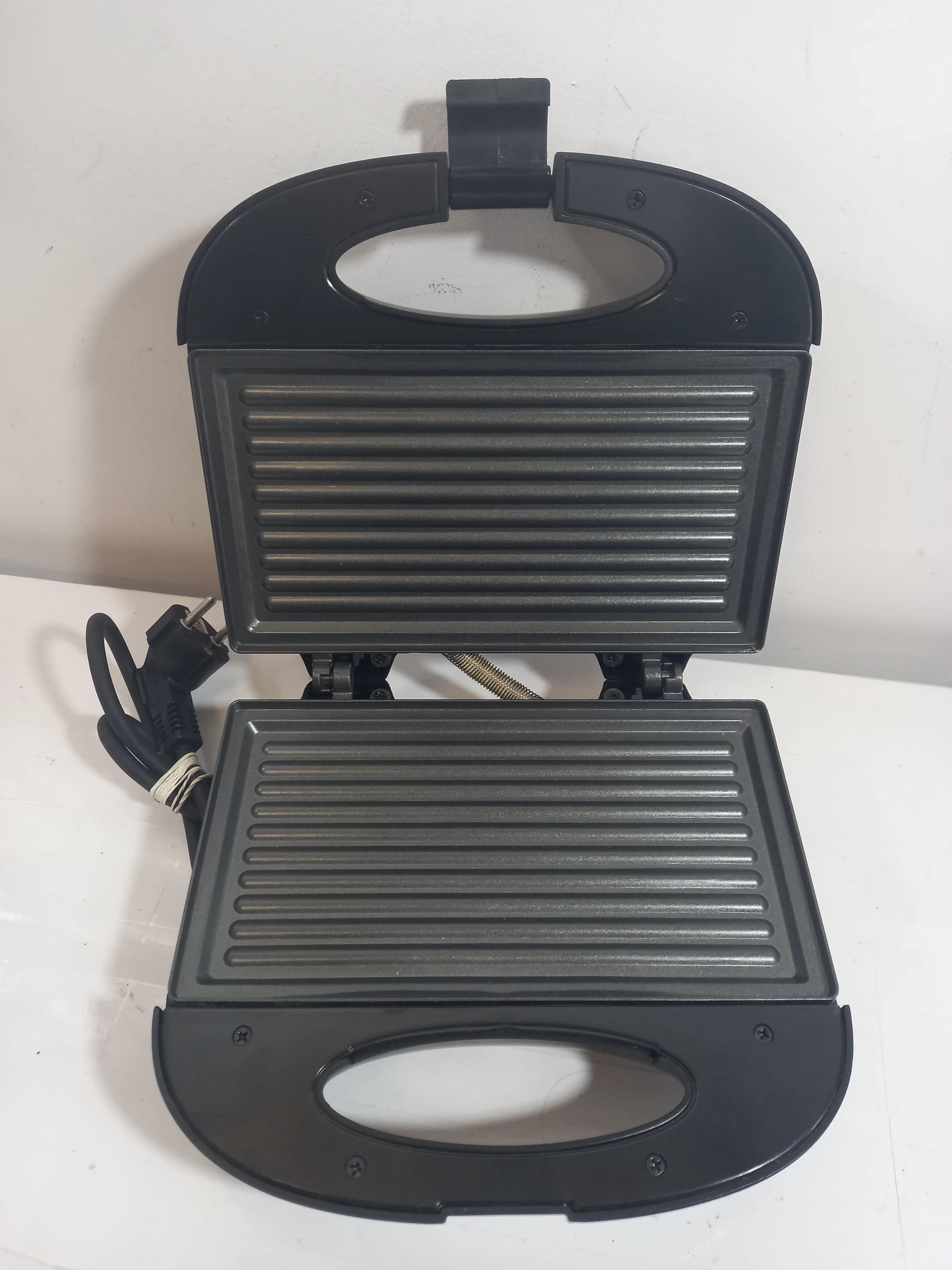 grill-elektryczny-ricco-st-19-moc-100000