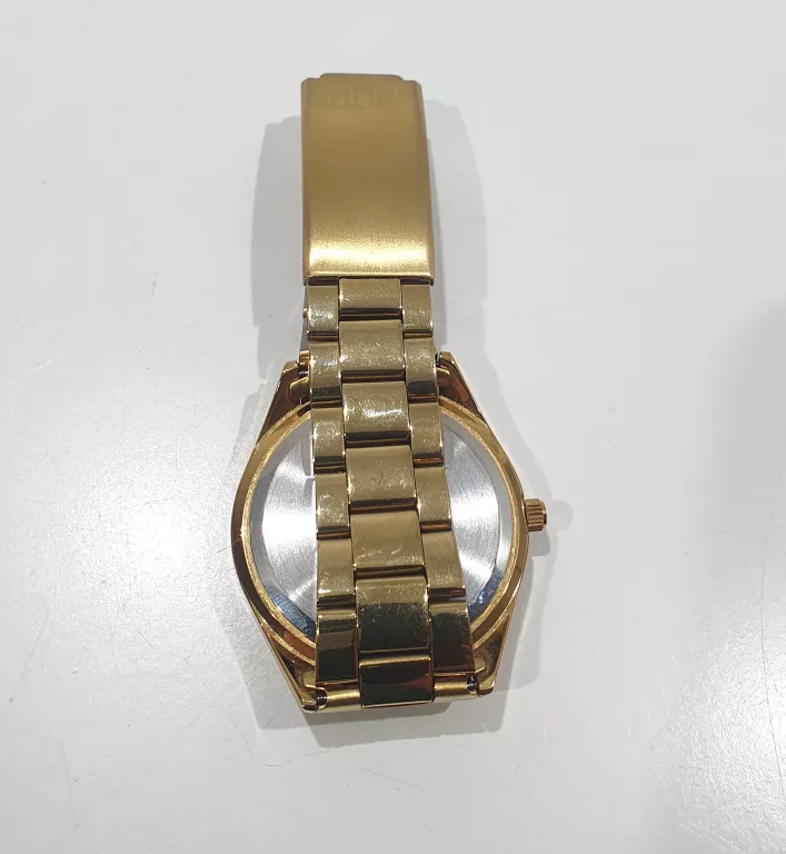 zegarek-qq-zloty-damski-ksztalt-koperty-129223-2