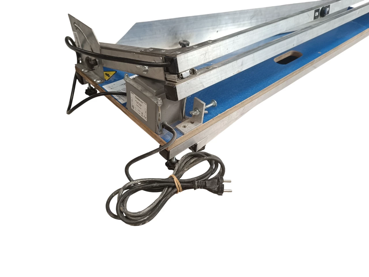 dedra-7521-maszynka-do-ciecia-styropianu-srednica-otworu-pily-100