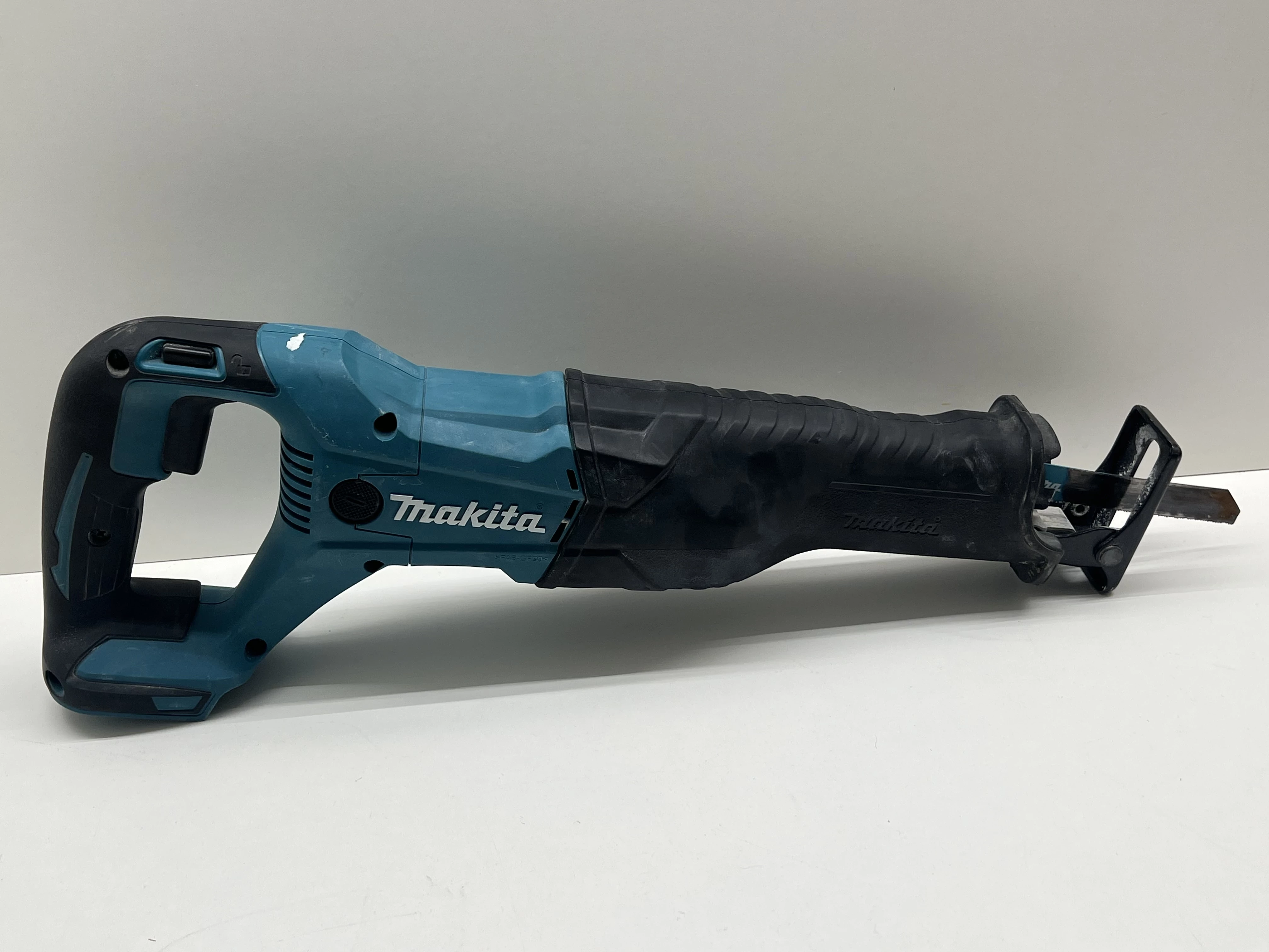 pila-szablasta-makita-djr186-marka-248811-950929