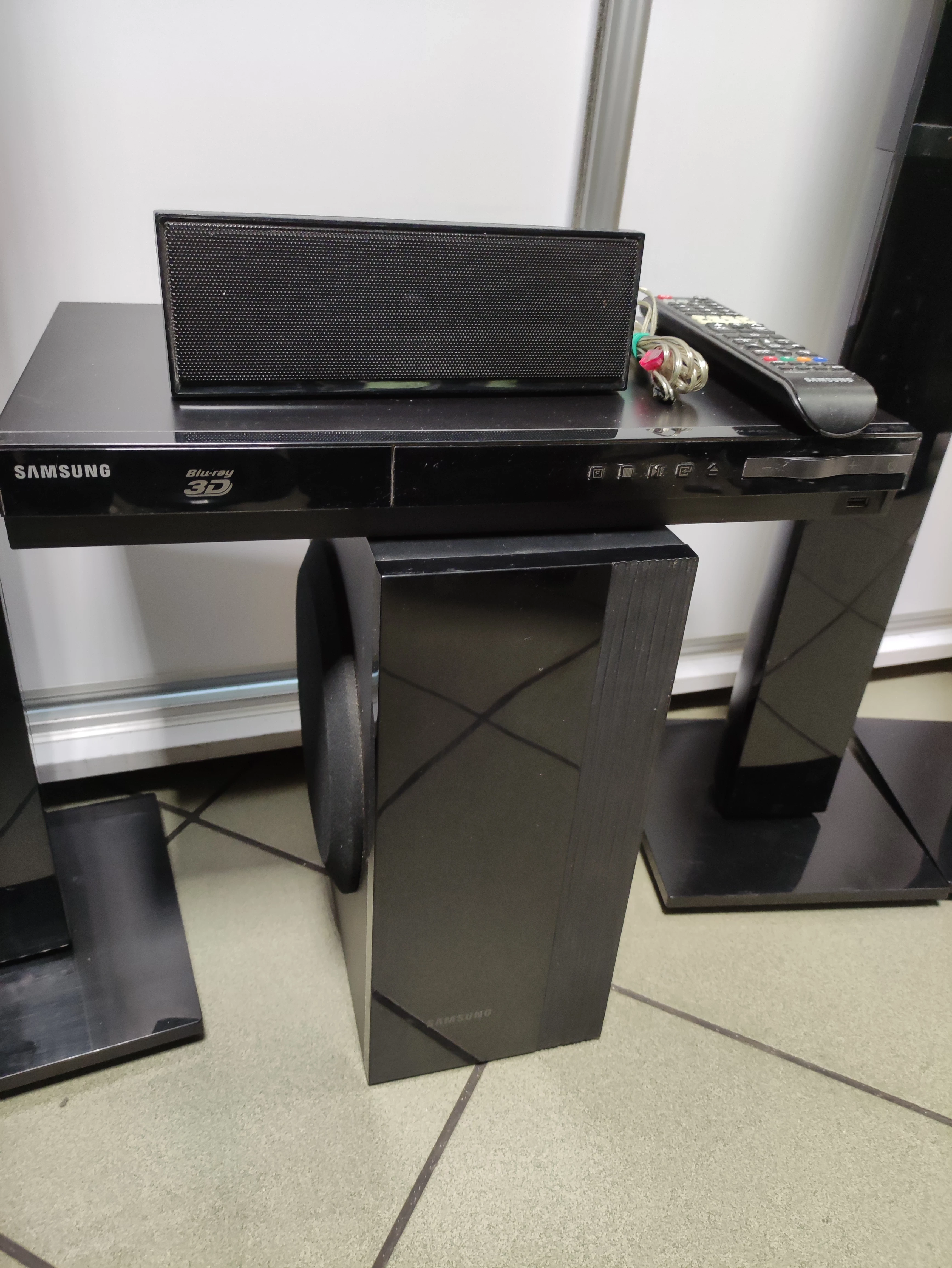 kino-domowe-samsung-ht-e4550-pilot-glosniki-stan-11323-2