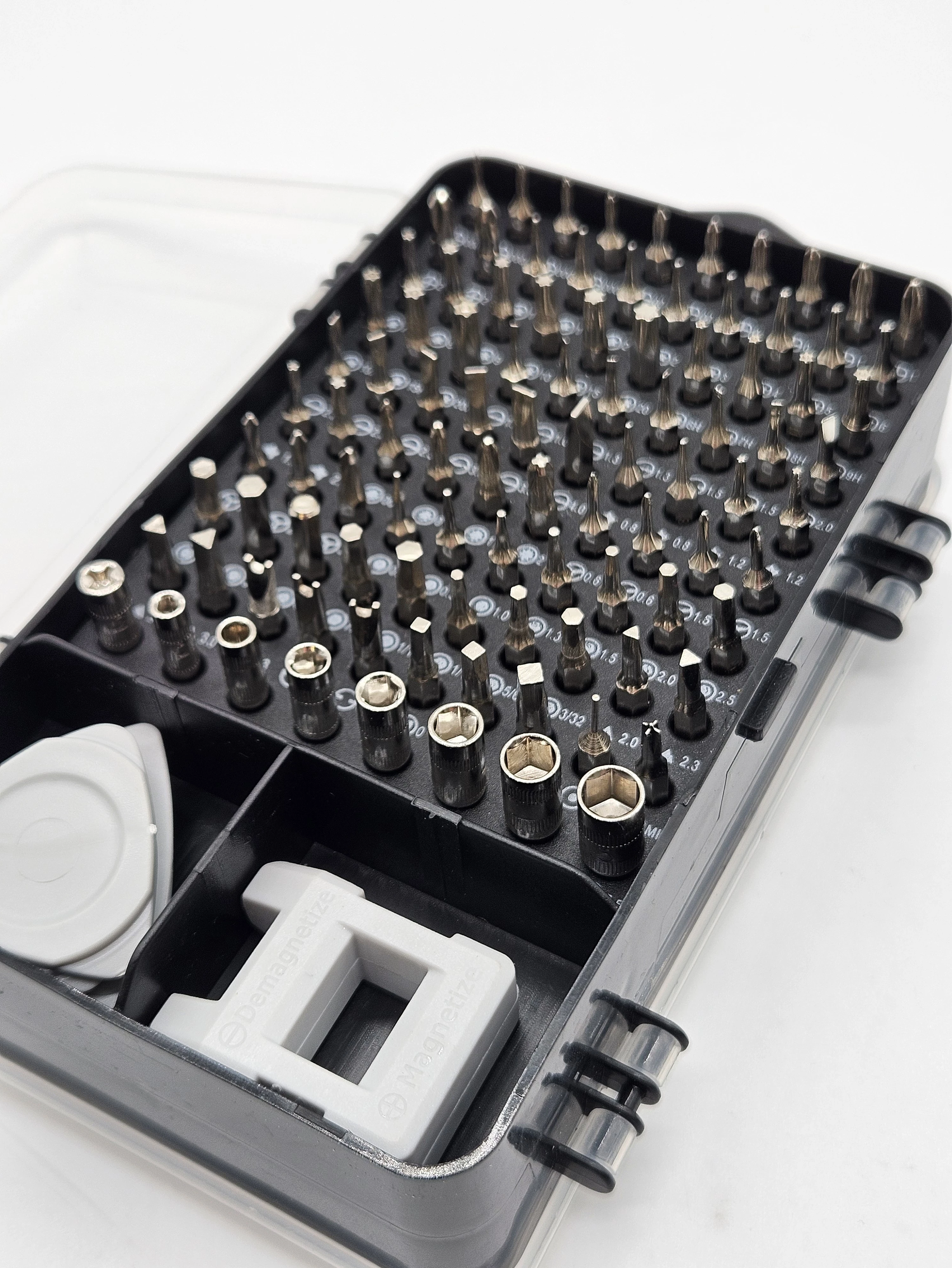 zestaw-bitow-do-naprawy-urzadzen-elektrycznych-dworcowa-2-leszno-gold-fish