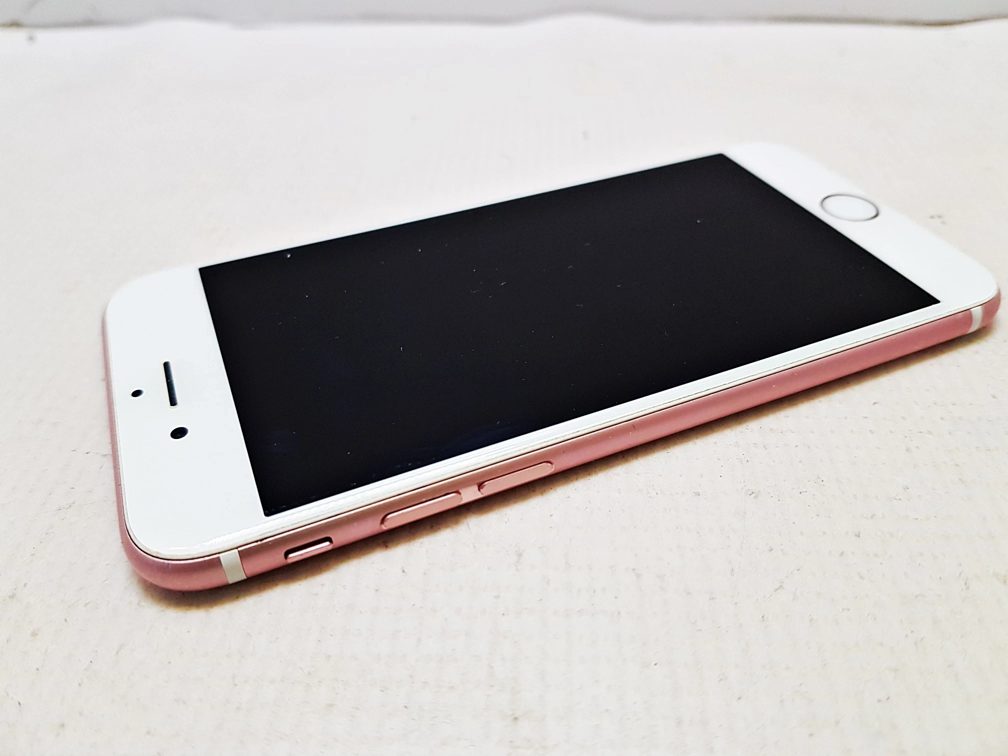 telefon-iphone-6s-32gb-etui-bat-100-wbudowana-pamiec-202869-214197