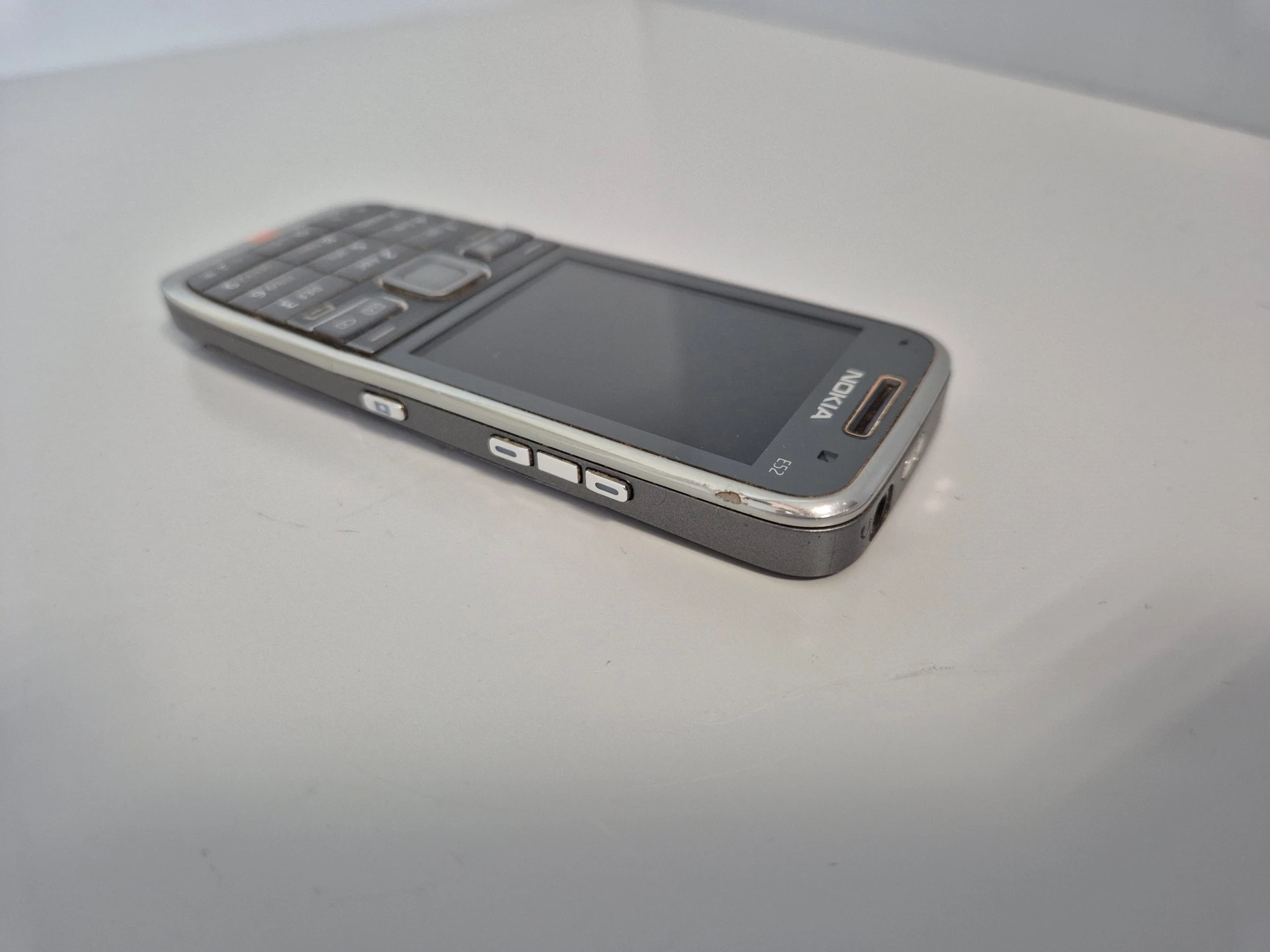 telefon-nokia-e52-klasyk-kod-producenta-e52