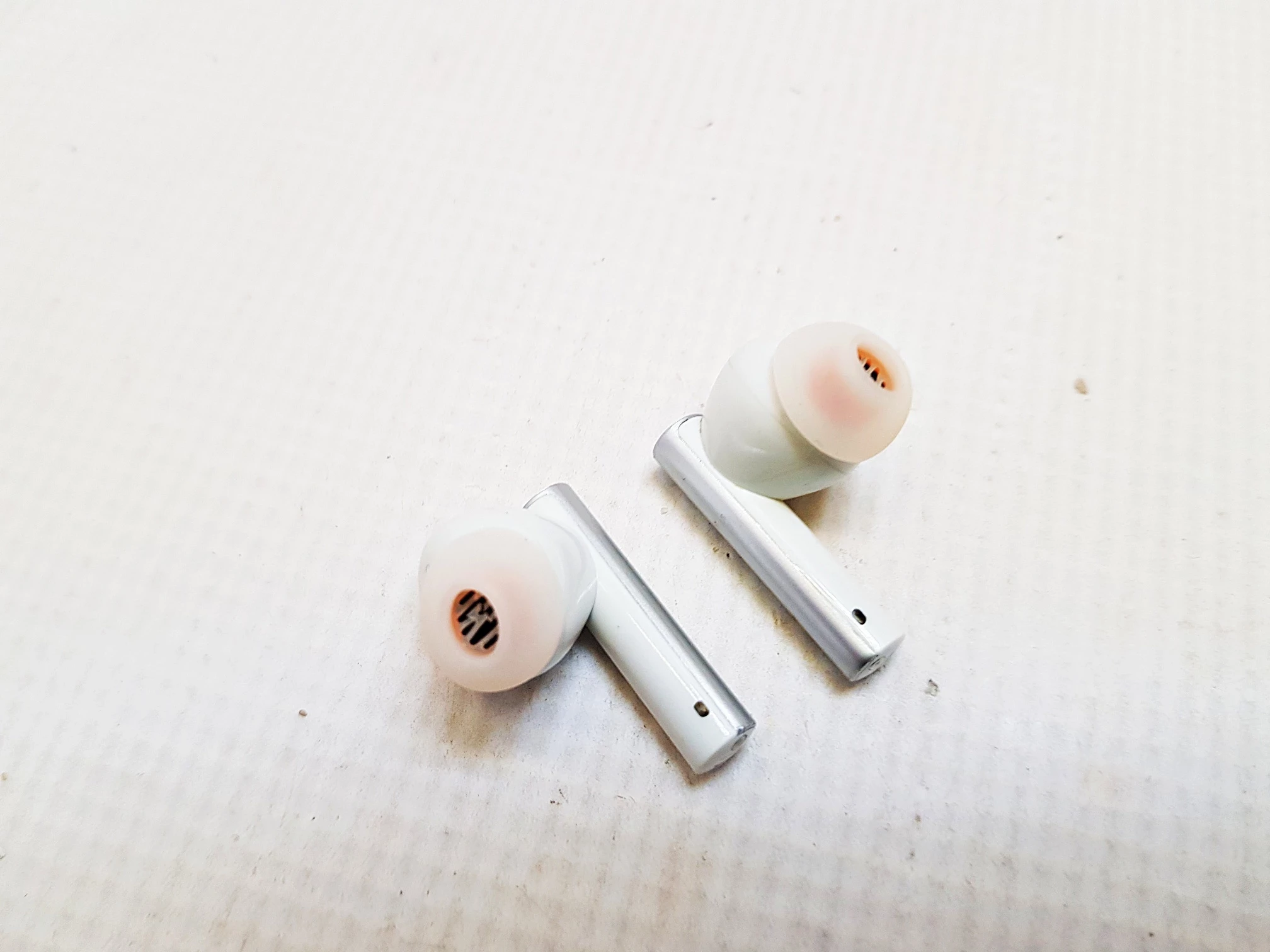 sluchawki-realme-buds-air6-kolor-dominujacy-129357-8