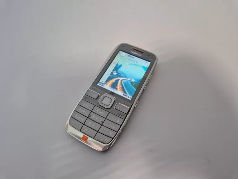 telefon-nokia-e52-klasyk-system-operacyjny-4388-2