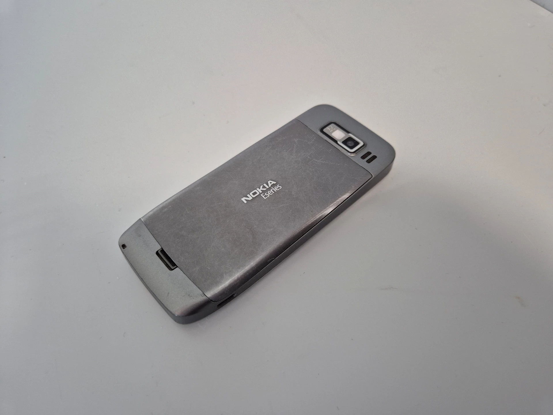 telefon-nokia-e52-klasyk-wbudowana-pamiec-202869-214229