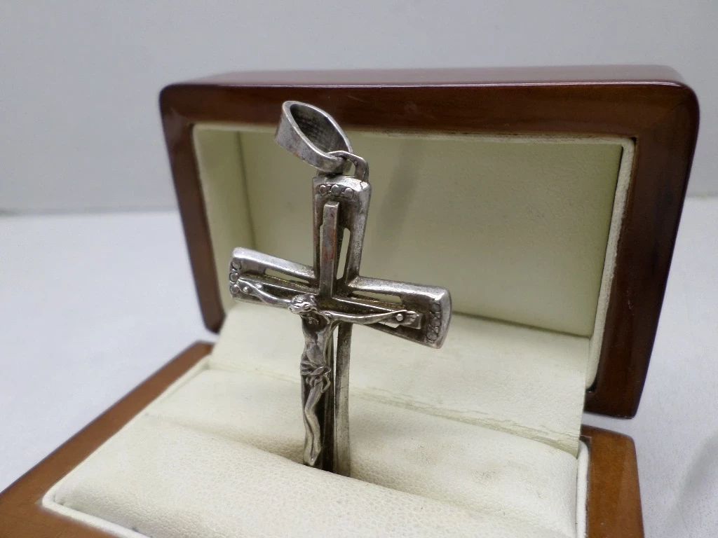 srebrna-zawieszka-krzyzyk-623925-stan-11323-2