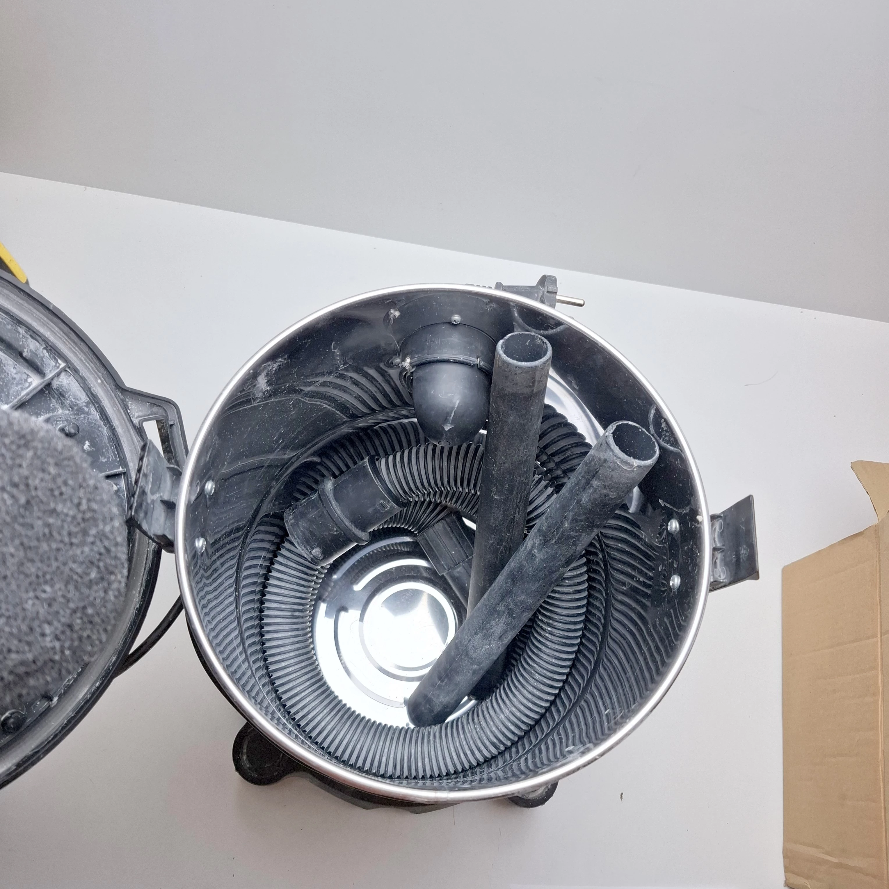 odkurzacz-warsztatowy-brenar-b112-01-1200w-20l-marka-248811-1922071