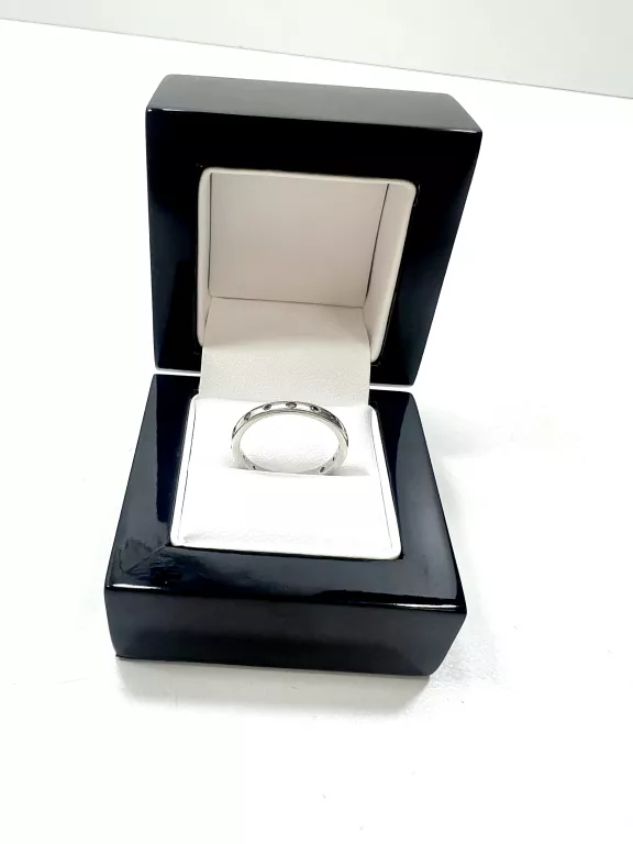 srebrny-pierscionek-obraczka-z-oczkami-r20-pr-925-ean-gtin-5904237595085