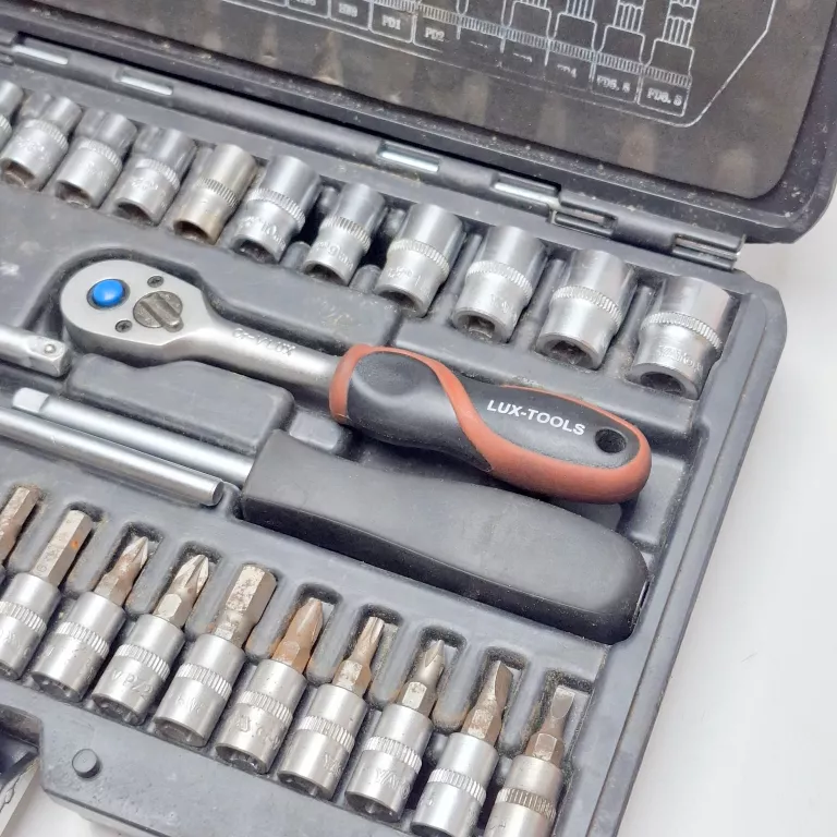 zestaw-kluczy-nasadowych-yato-yt-14471-ean-gtin-5906083144714