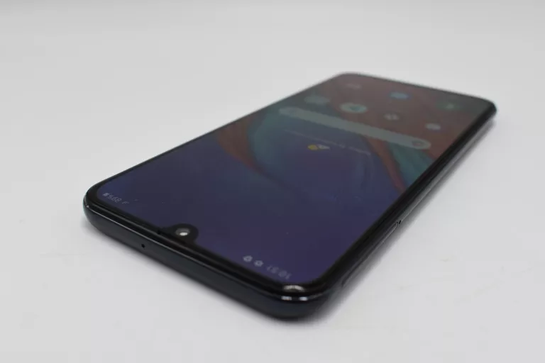 telefon-samsung-galaxy-a40-64gb-black-stan-11323-2