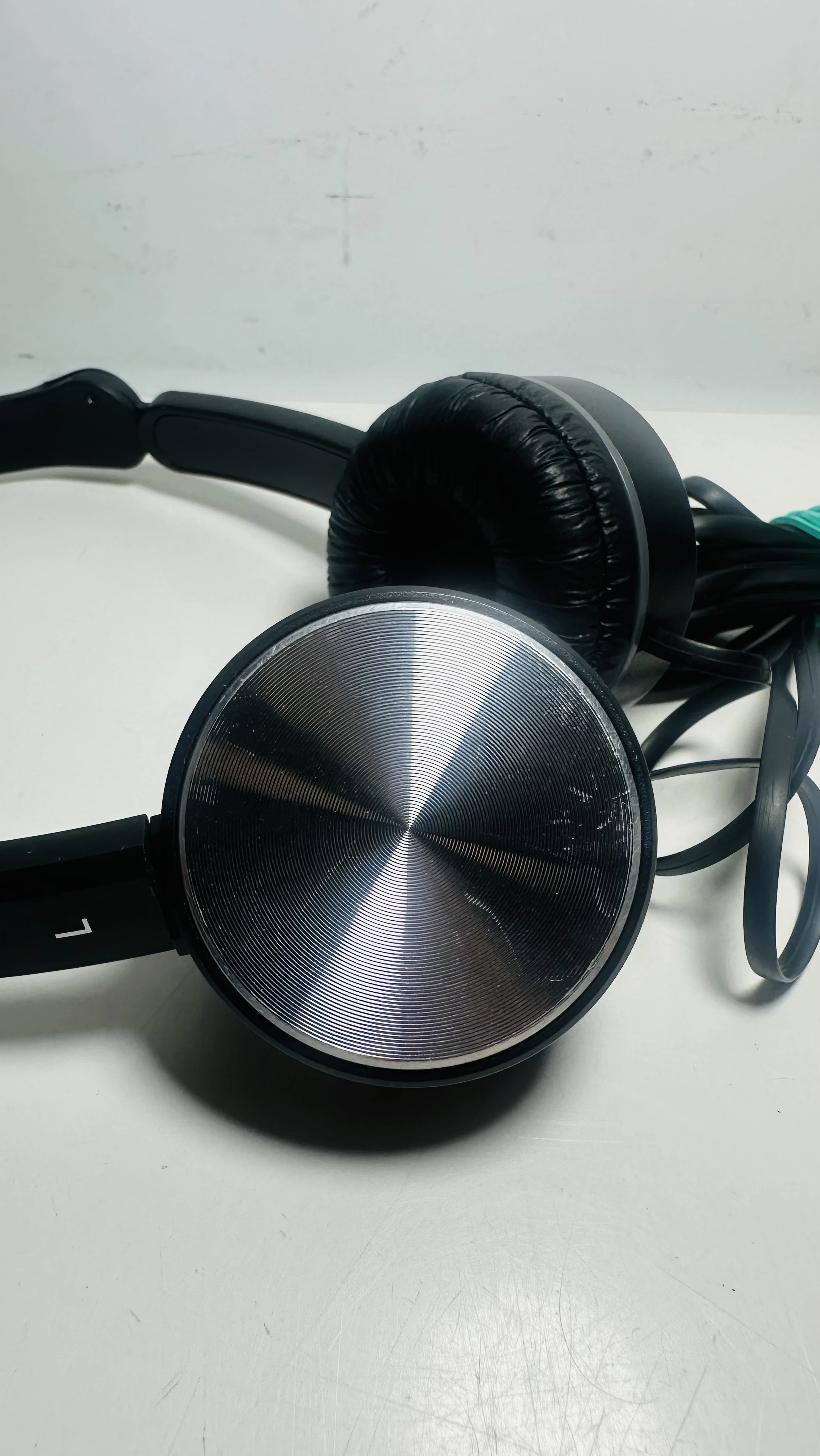 sluchawki-nauszne-grundig-skladane-kolor-dominujacy-129357-1186190