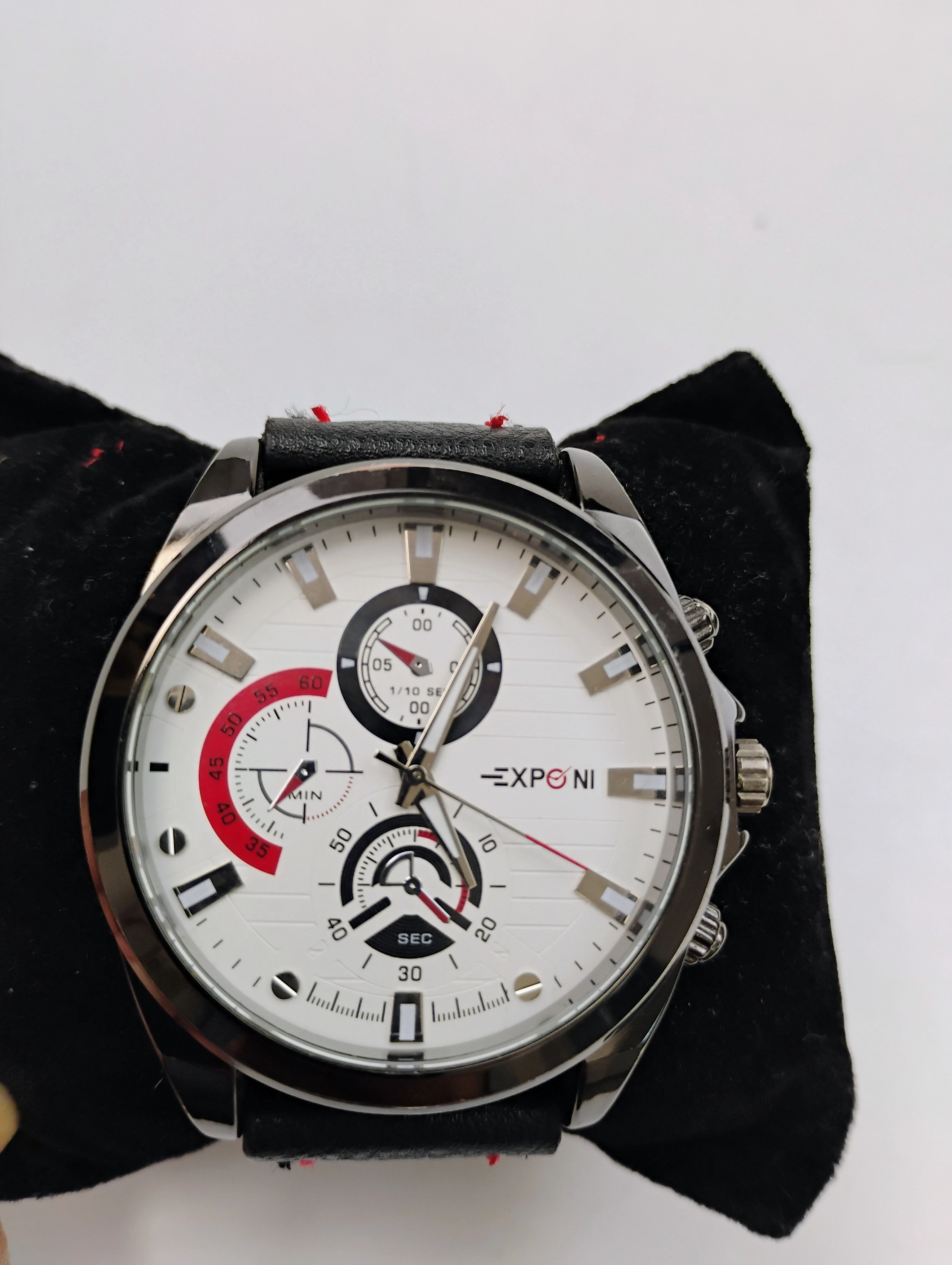 zegarek-exponi-jss8282-orzegowska-25-bytom