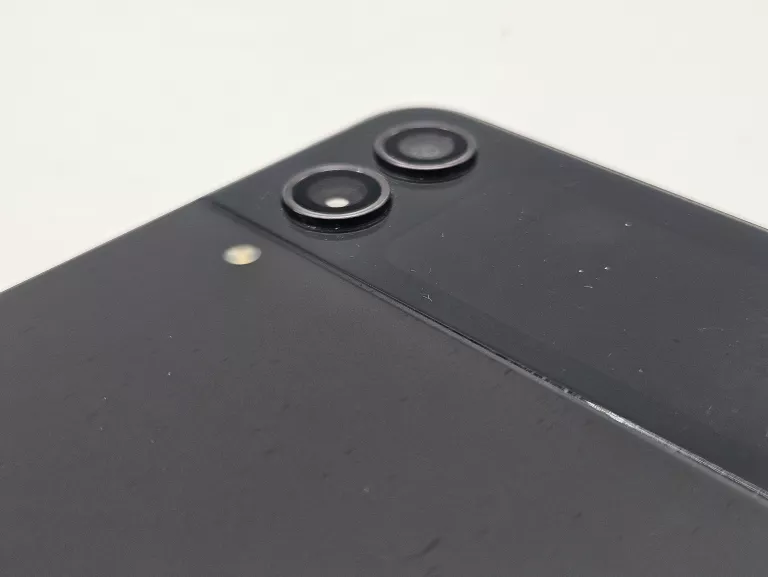 telefon-samsung-galaxy-z-flip4-512gb8gb-sm-f721b-pojemnosc-akumulatora-3700