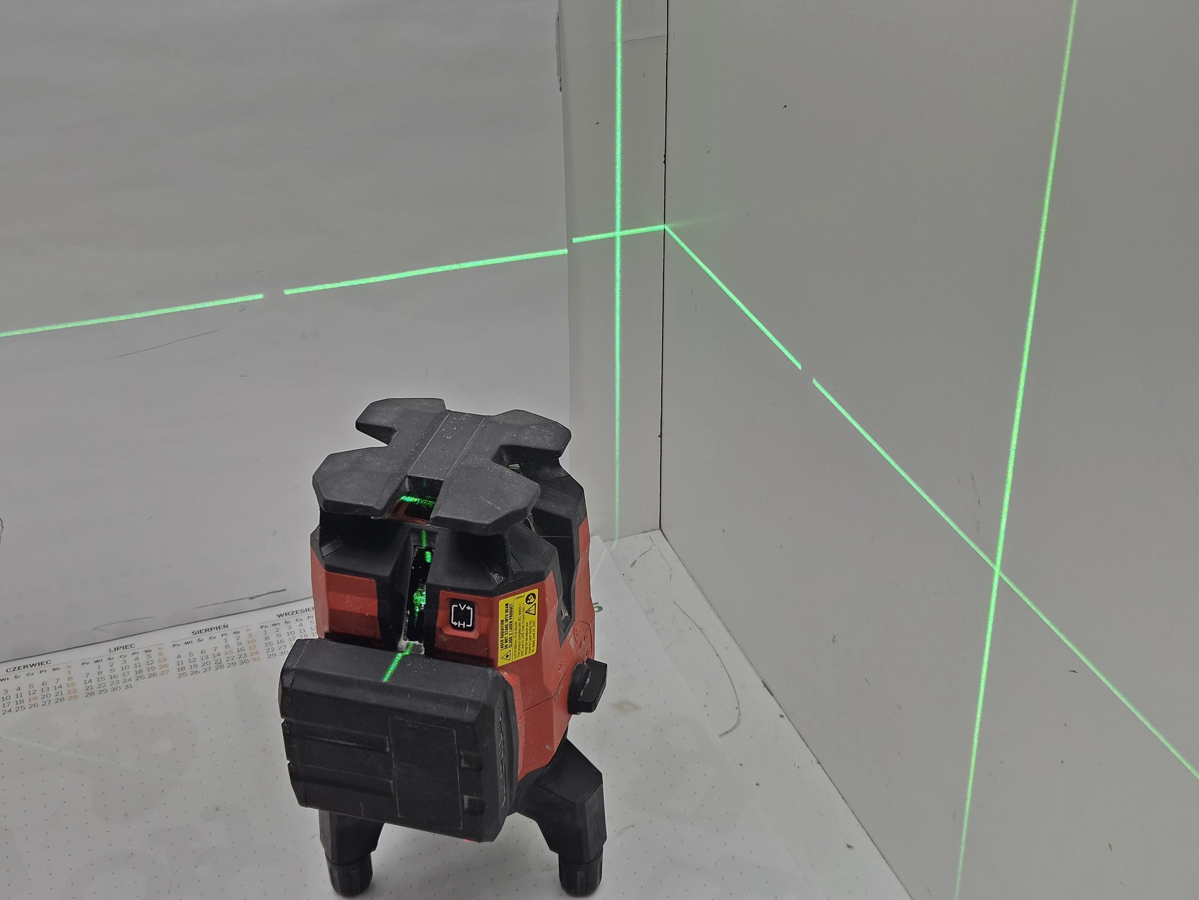 laser-krzyzowy-hilti-40-m-hilti-40-mg-aku-ladowarka-kolor-lasera-243997-495549