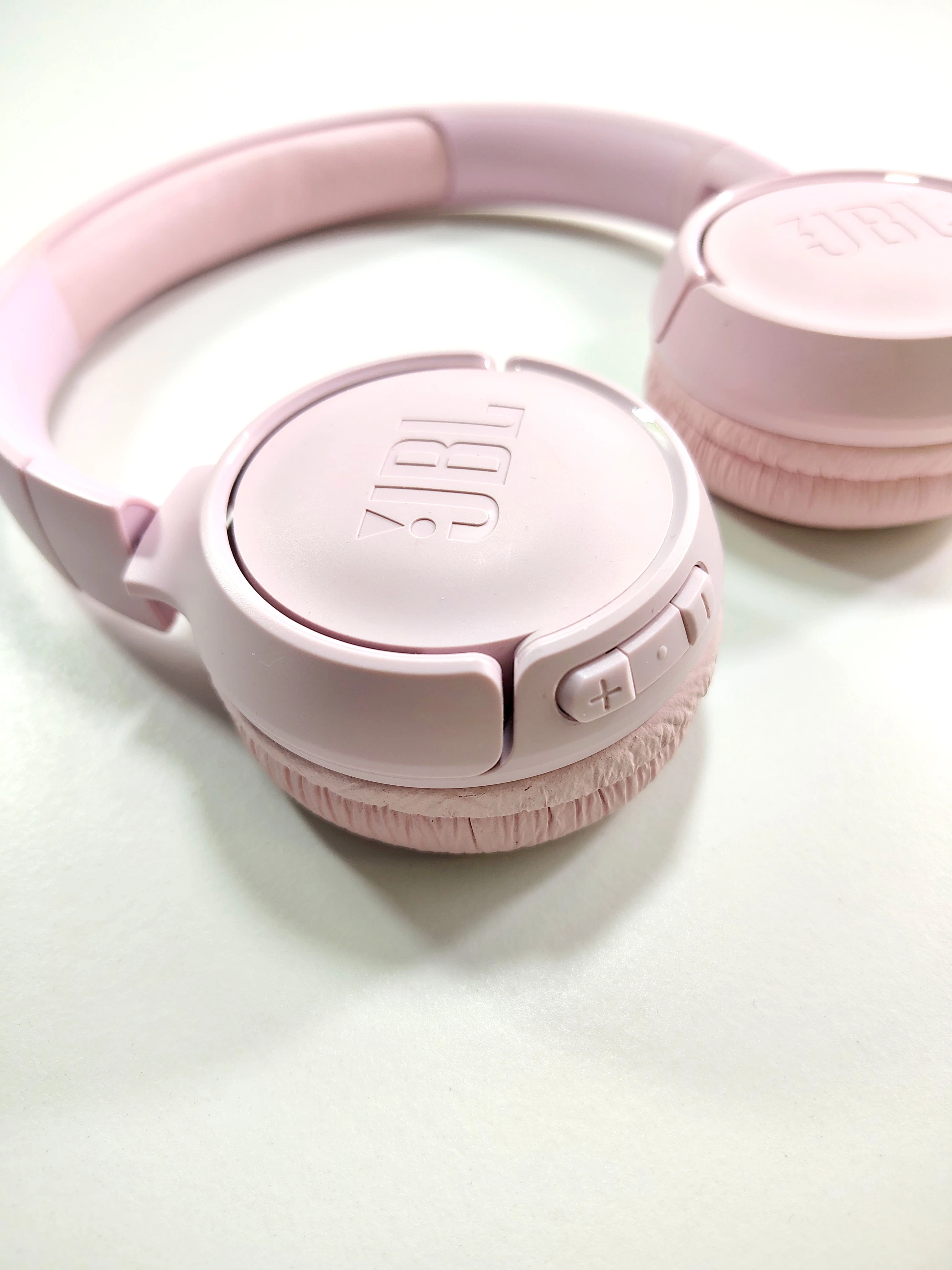 sluchawki-jbl-tune-510-rozowe-stan-11323-2