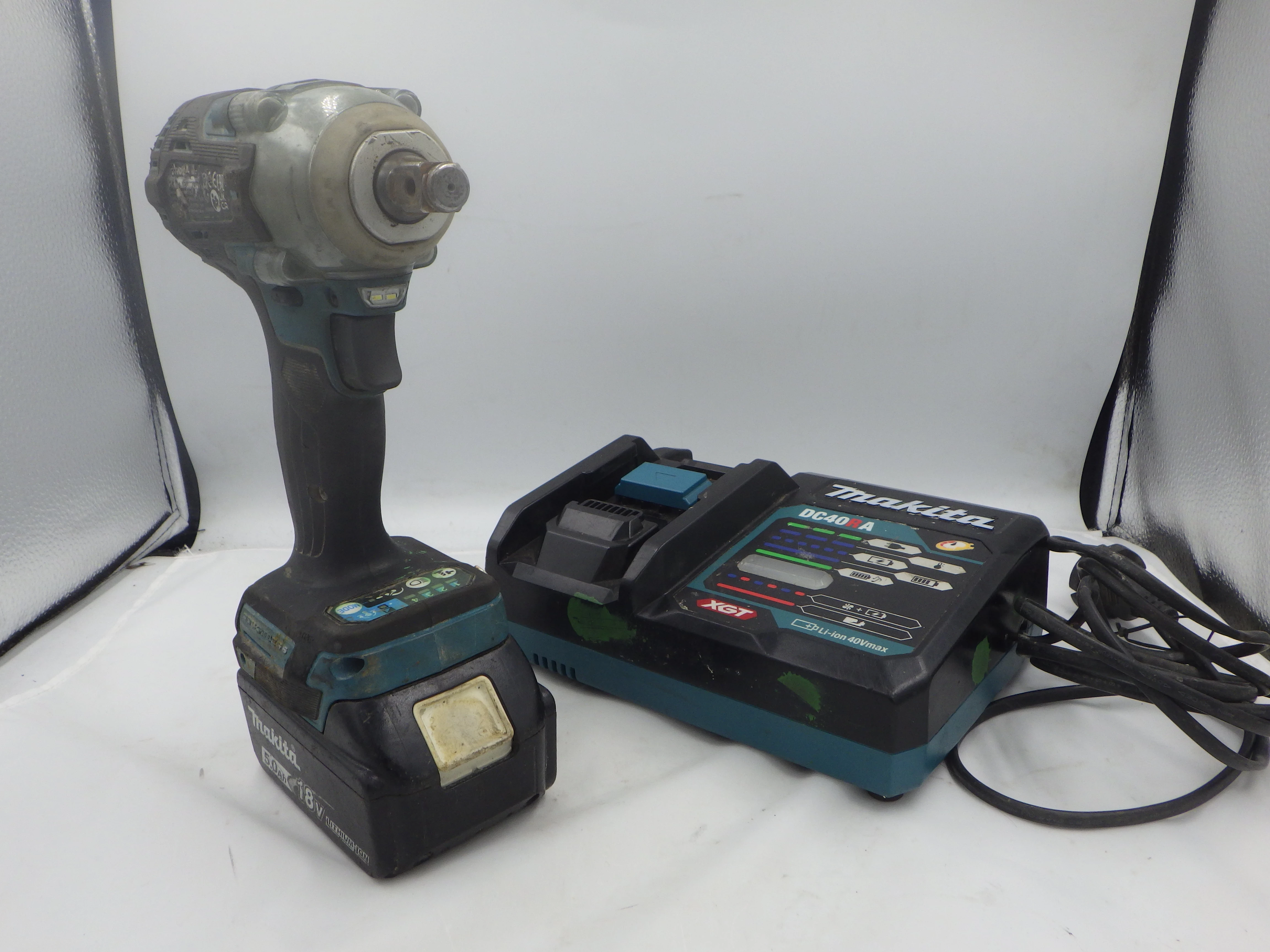 klucz-udarowy-makita-dtw300-akumulator-ladowarka-dabrowszczakow-26-swarzedz