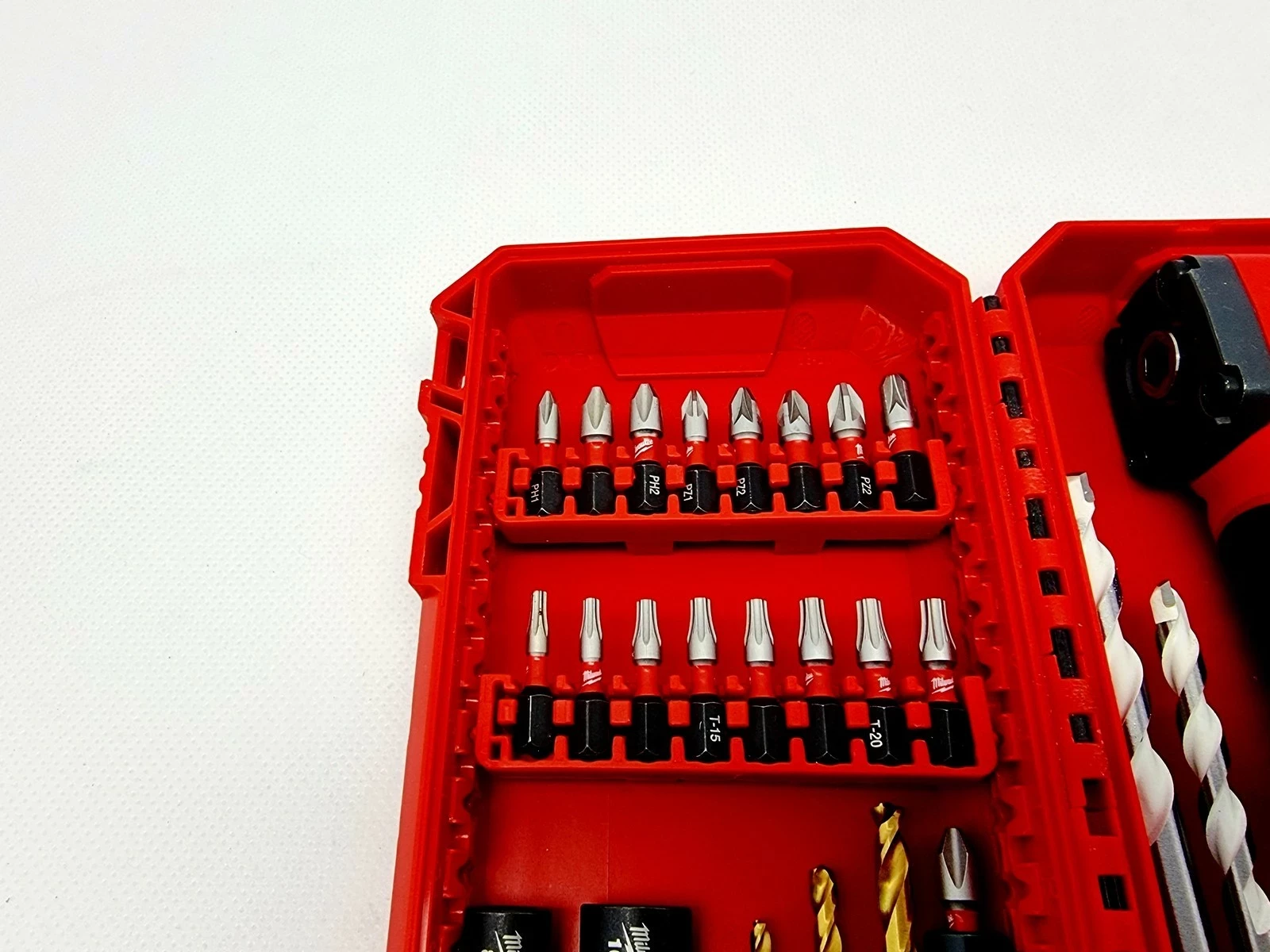 zestaw-bitow-i-wiertel-z-nasadka-katowa-milwaukee-shockwave-impact-stan-11323-2