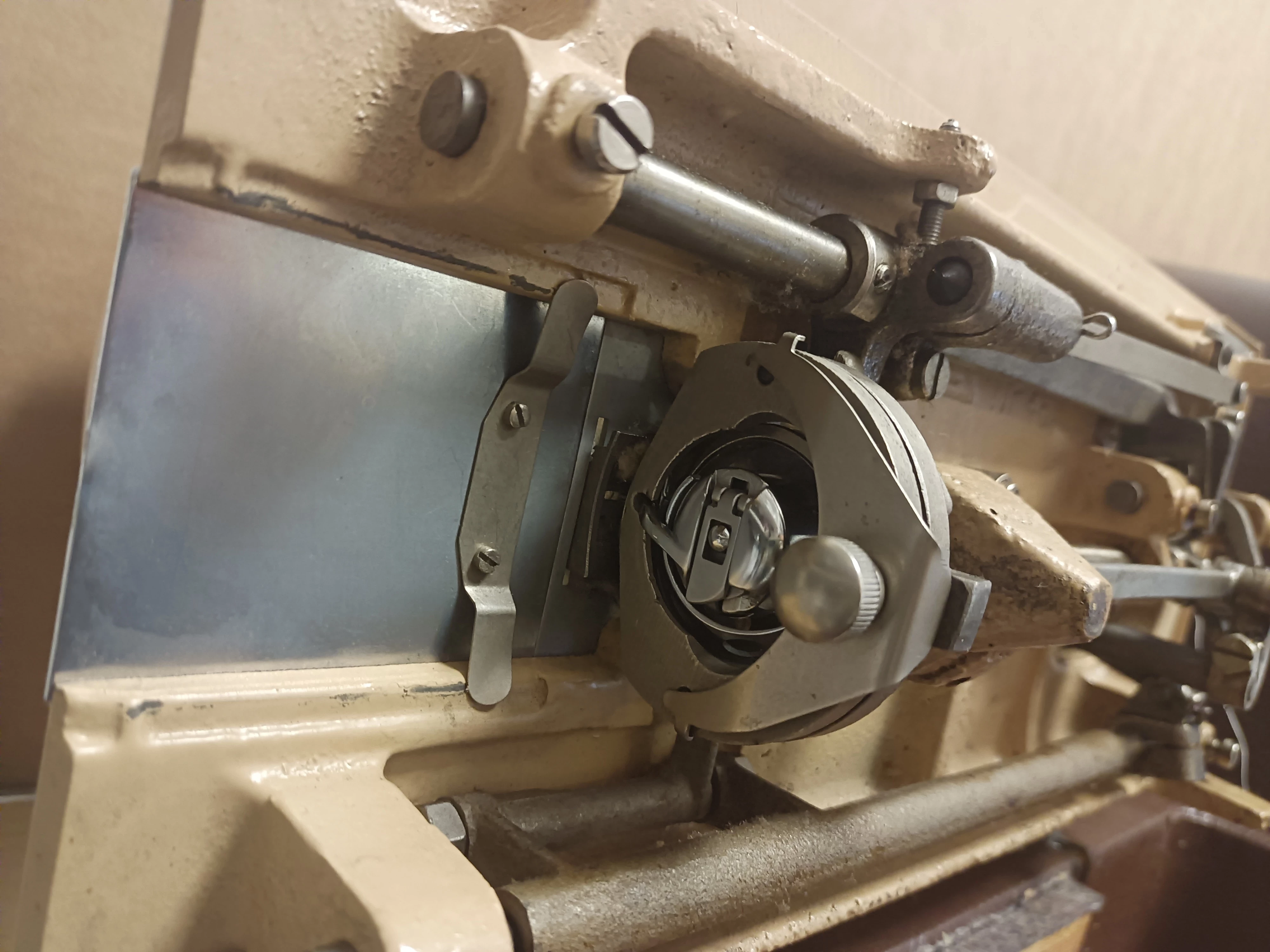 maszyna-do-szycia-lucznik-stan-11323-2