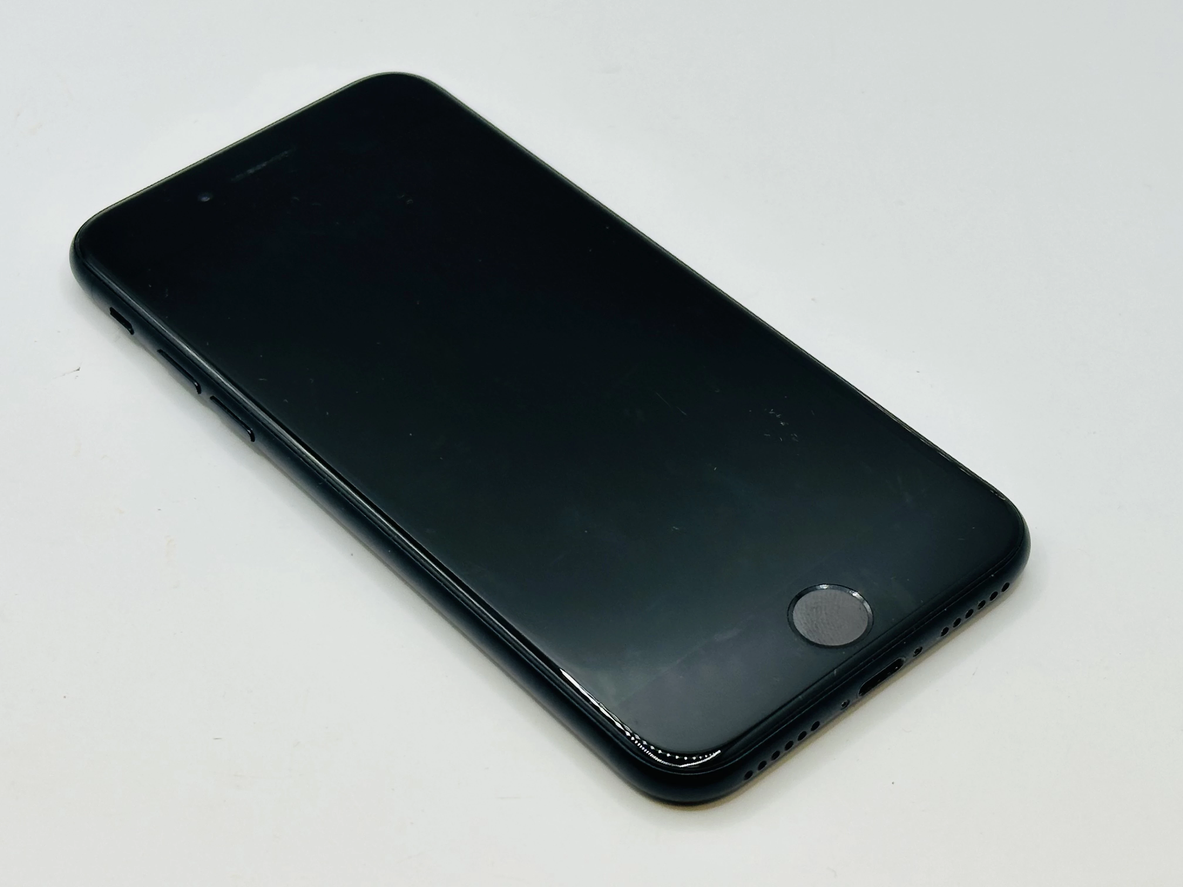 telefon-iphone-se-2022-64gb-83-zestaw-wbudowana-pamiec-202869-214193