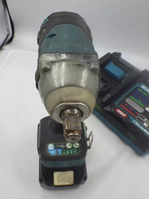 klucz-udarowy-makita-dtw300-akumulator-ladowarka-rozmiar-trzpienia-248160-863071