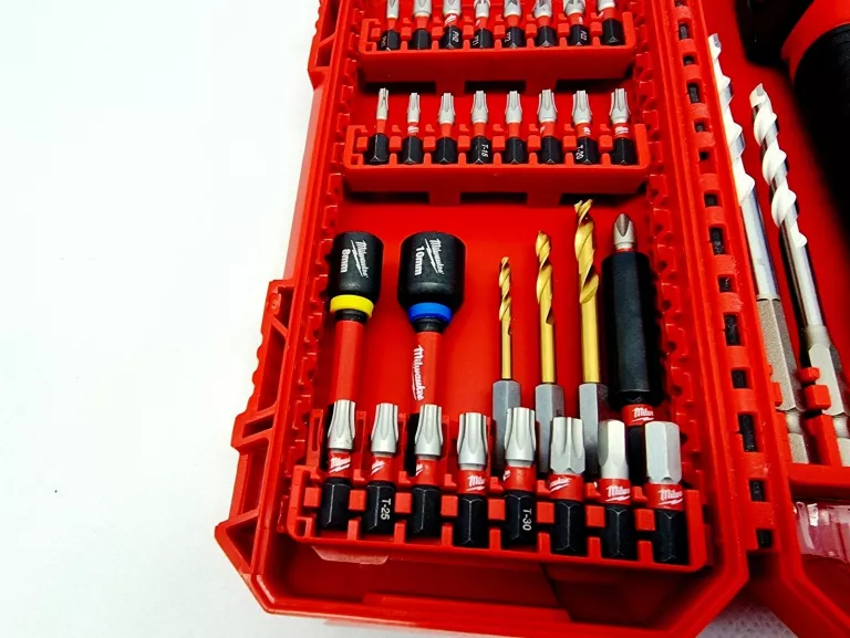 zestaw-bitow-i-wiertel-z-nasadka-katowa-milwaukee-shockwave-impact-ean-gtin-4058546485245