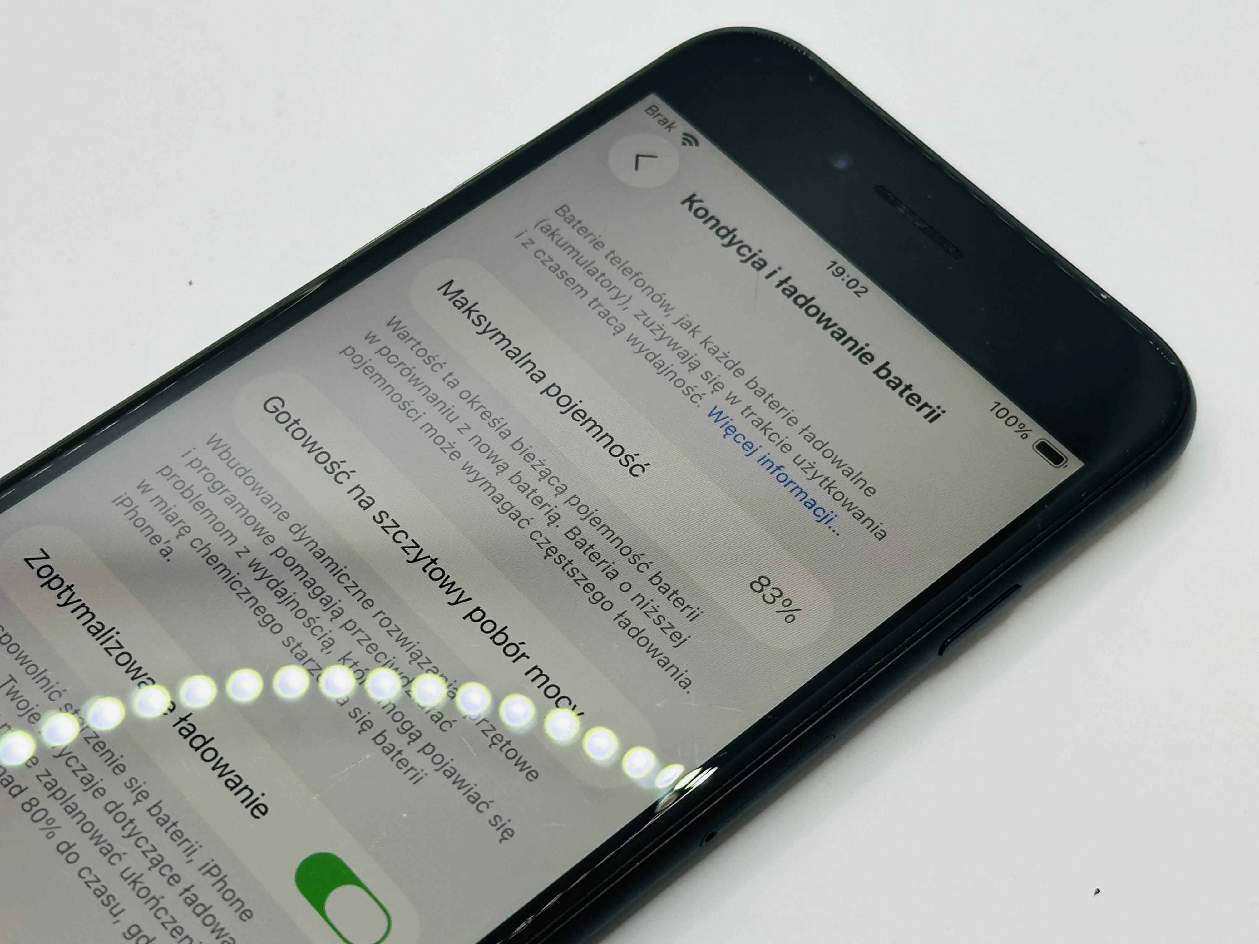 telefon-iphone-se-2022-64gb-83-zestaw-pojemnosc-akumulatora-1820