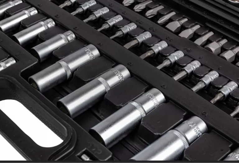 profesjonalny-zestaw-kluczy-nasadowych-108-elementow-ze-stali-chrome-ean-gtin-0787986329522