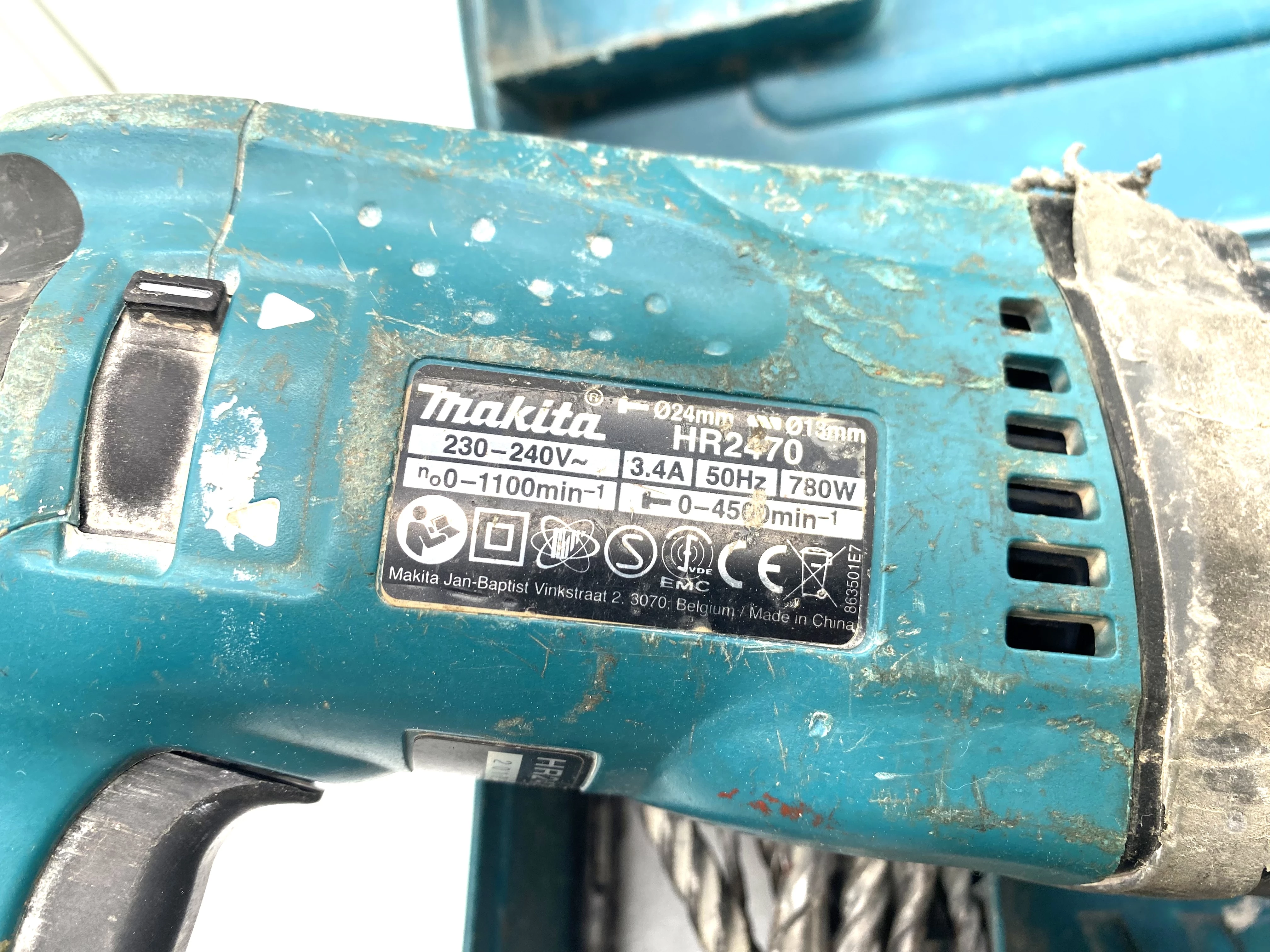 mlotowiertarka-makita-hr2470-780w-walizka-maksymalna-moc-78000