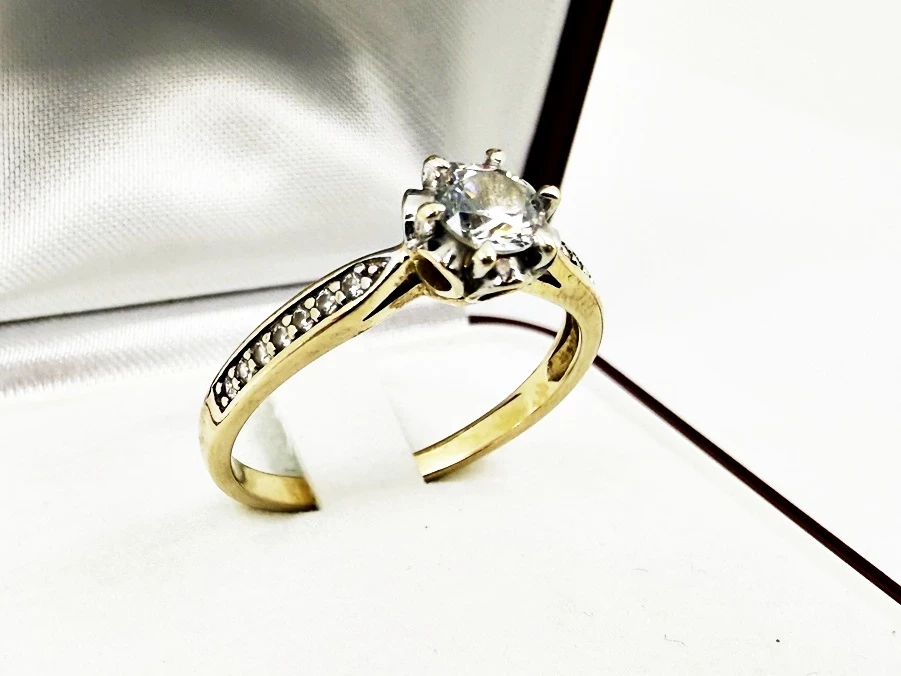 zloty-pierscionek-p585-z-cyrkoniami-rozmiar-21-waga-302-krzywoustego-324-wroclaw