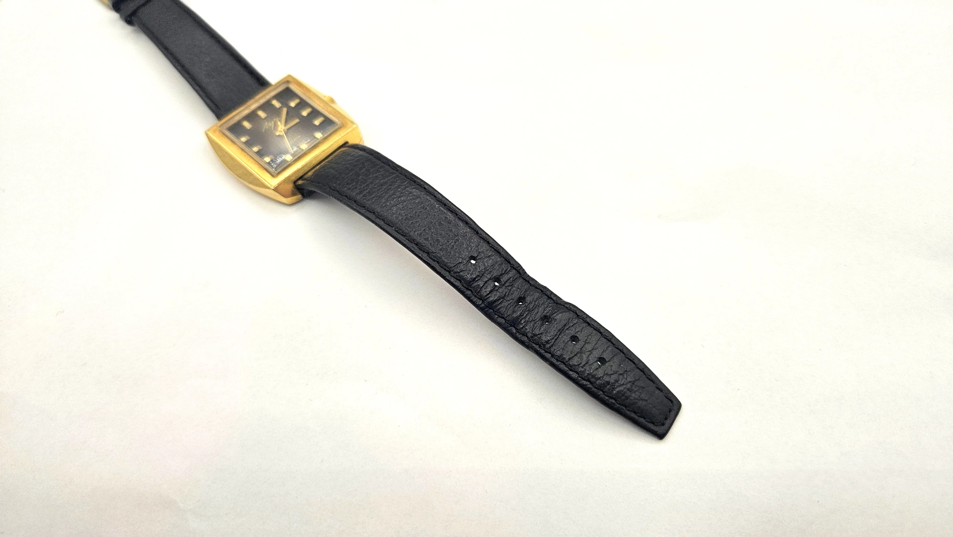 zegarek-meski-nakrecany-ksztalt-koperty-129223-2