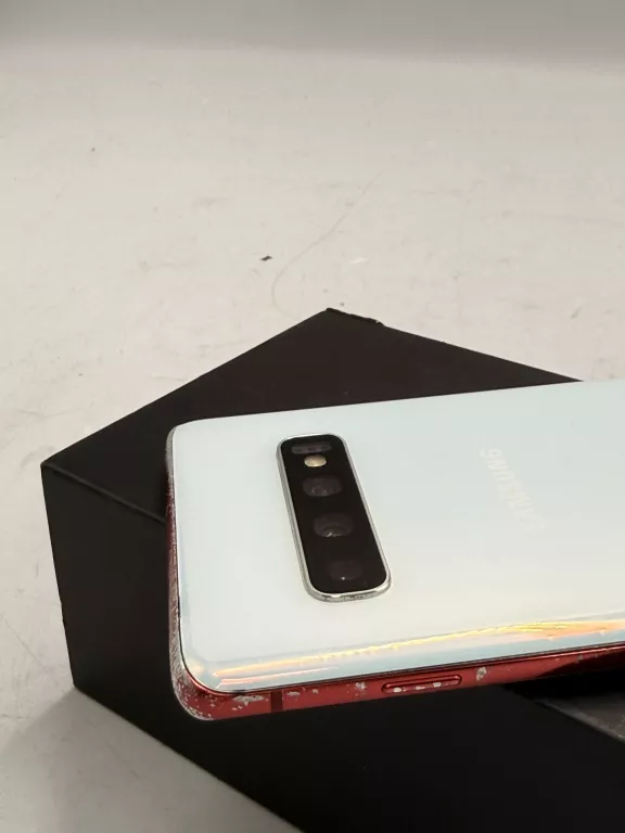telefon-samsung-galaxy-s10-8128gb-komplet-przekatna-ekranu-610