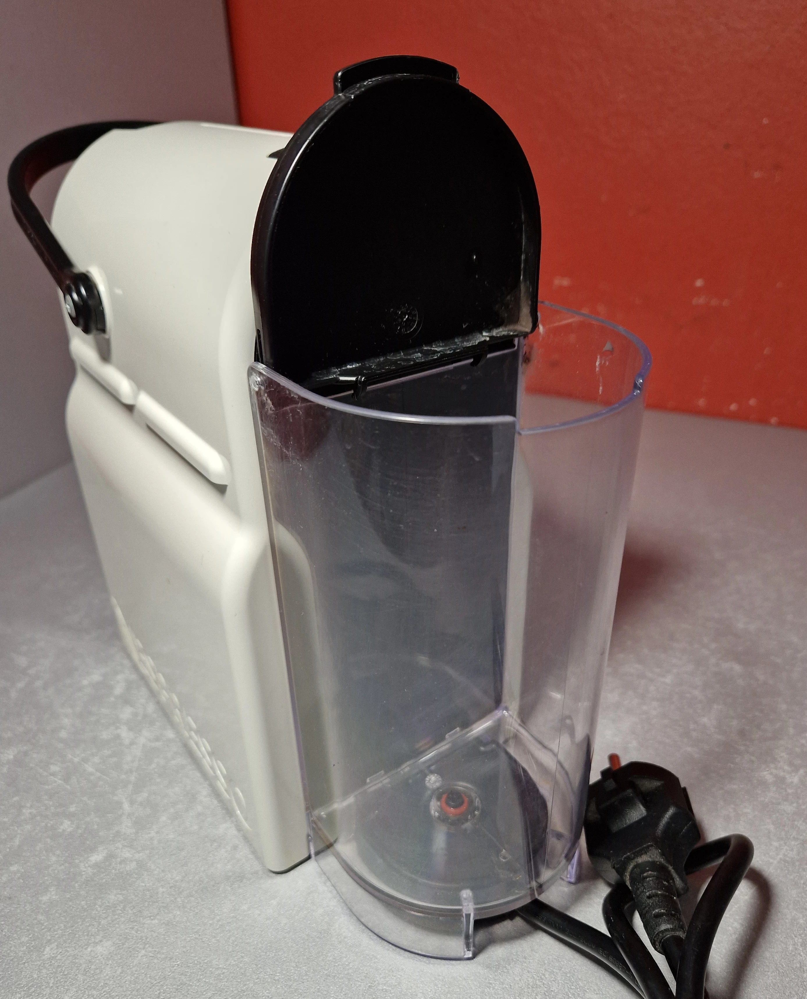 ekspres-kapsulkowy-krups-nespresso-inissia-xn1001-kod-producenta-xn100110