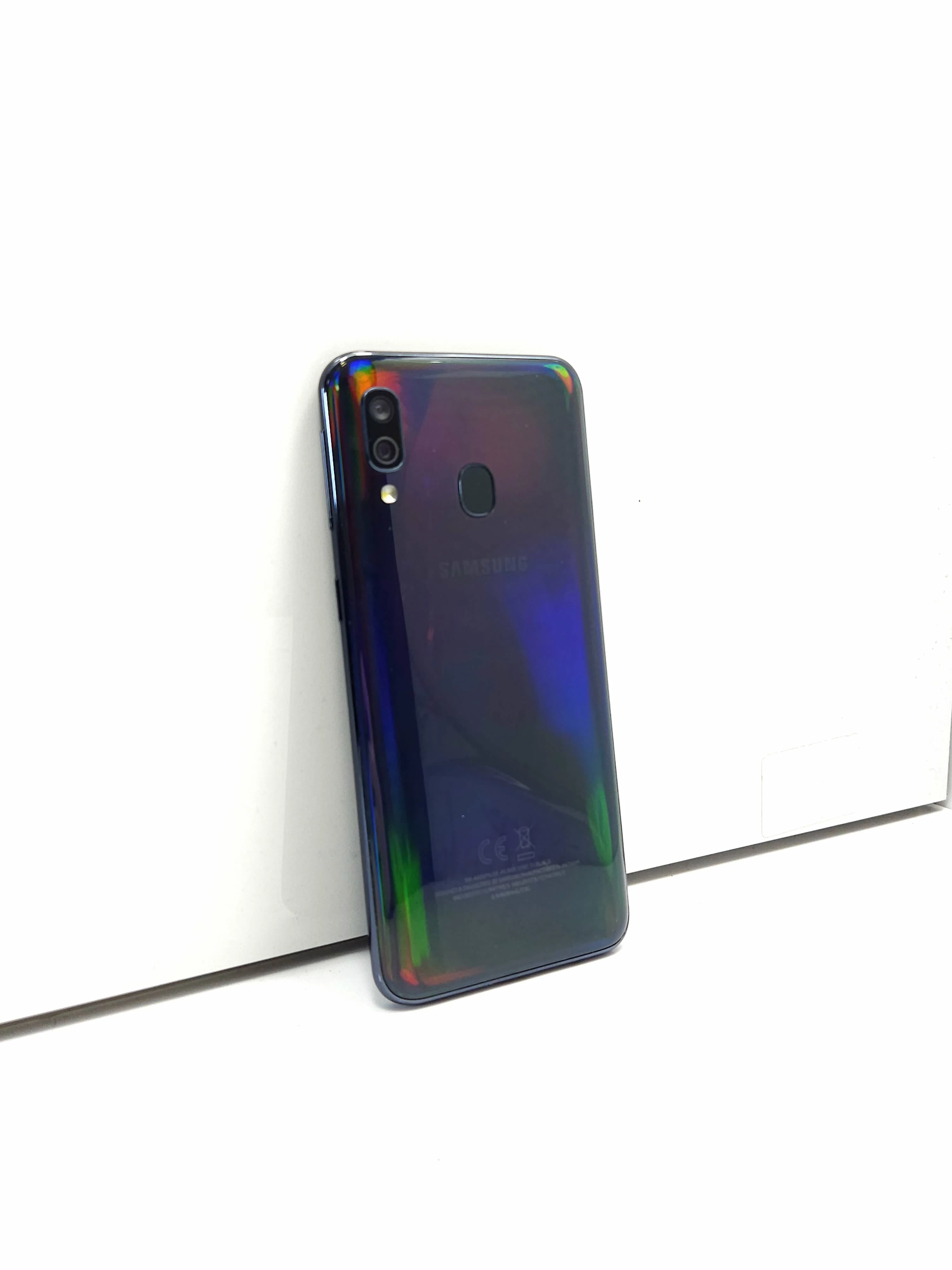 telefon-samsung-galaxy-a40-464gb-stan-11323-2